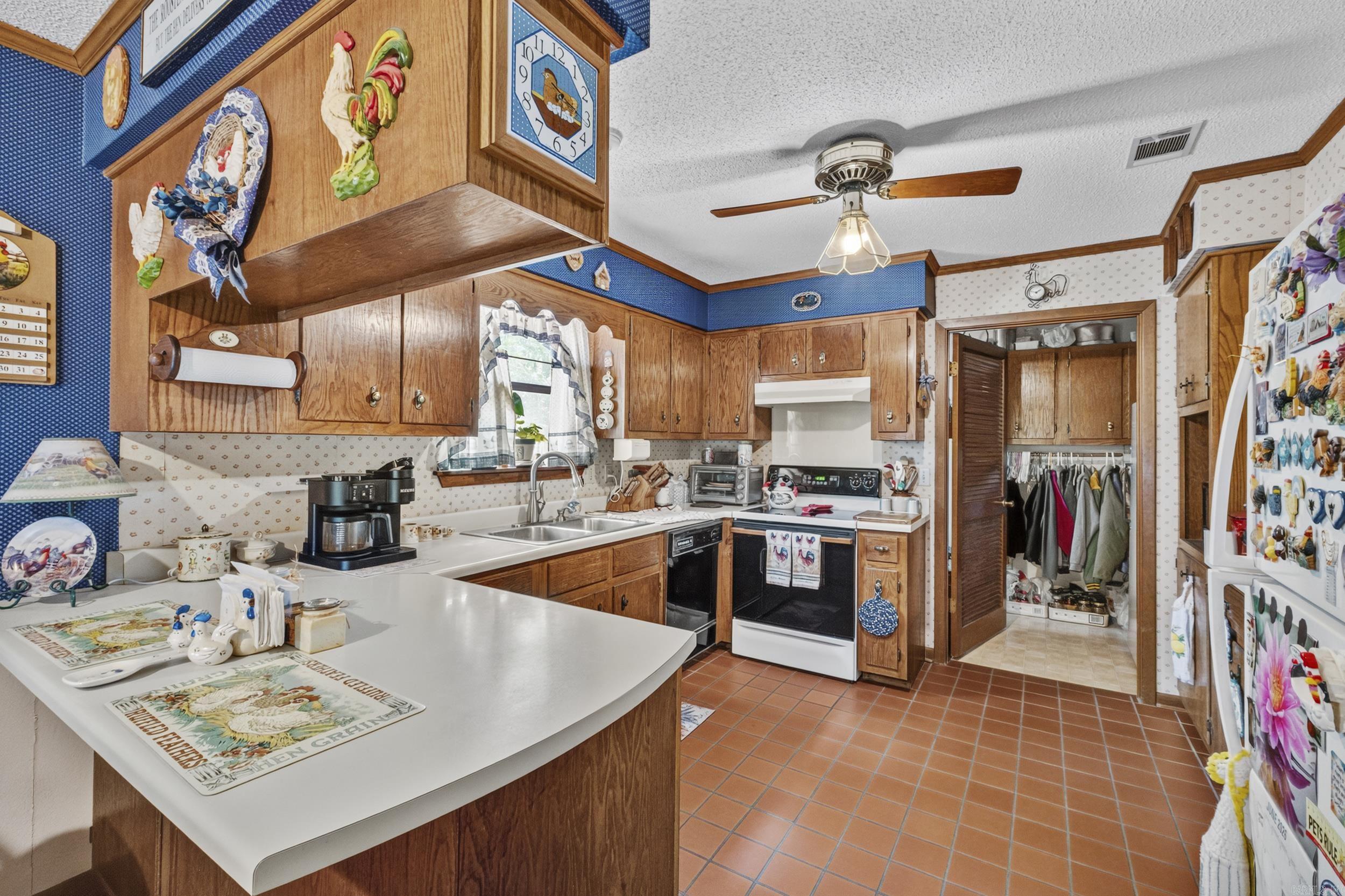 775 Spring Valley Rd. Property Photo 14