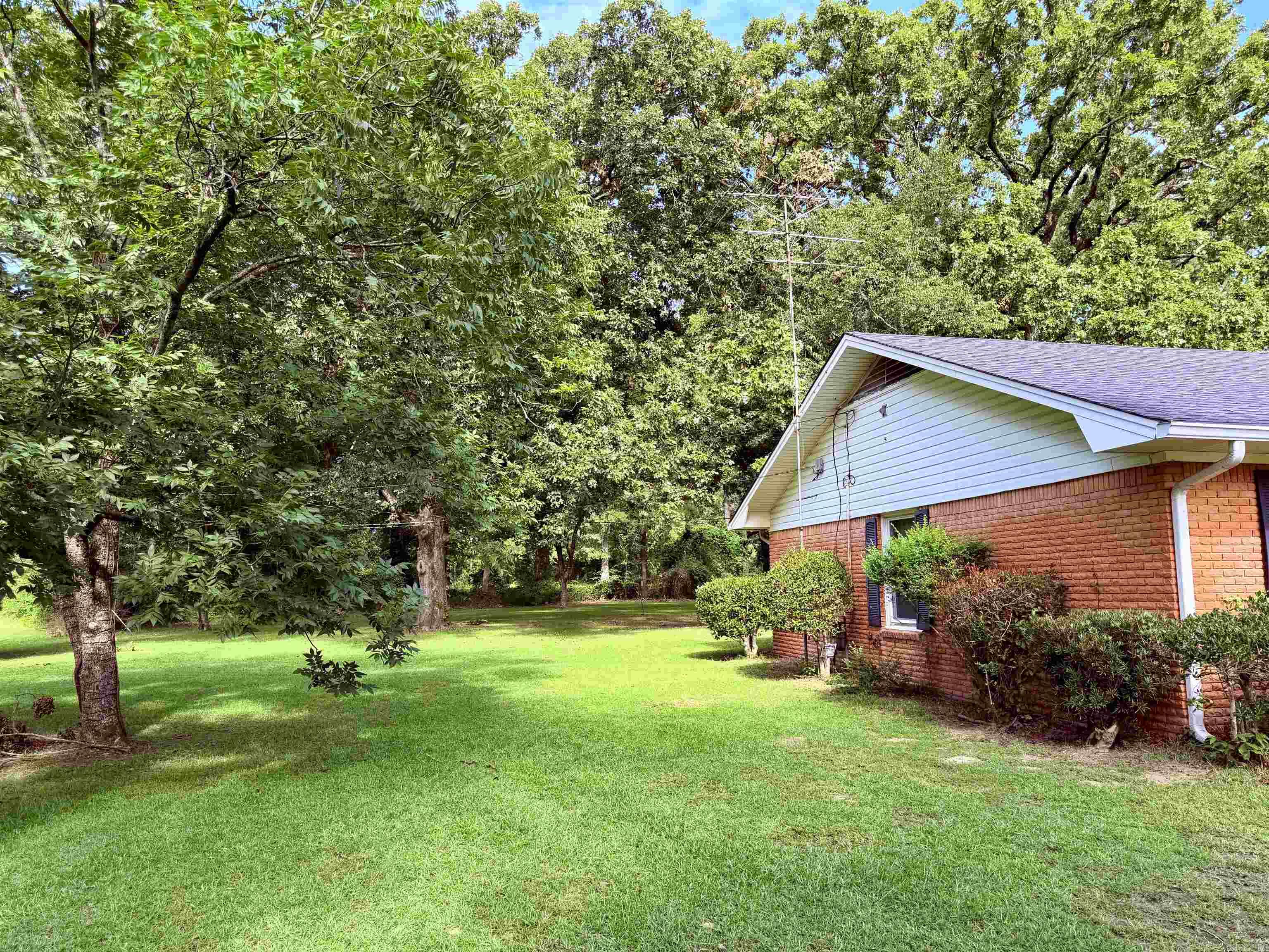5500 Lakeshore Drive Property Photo 2