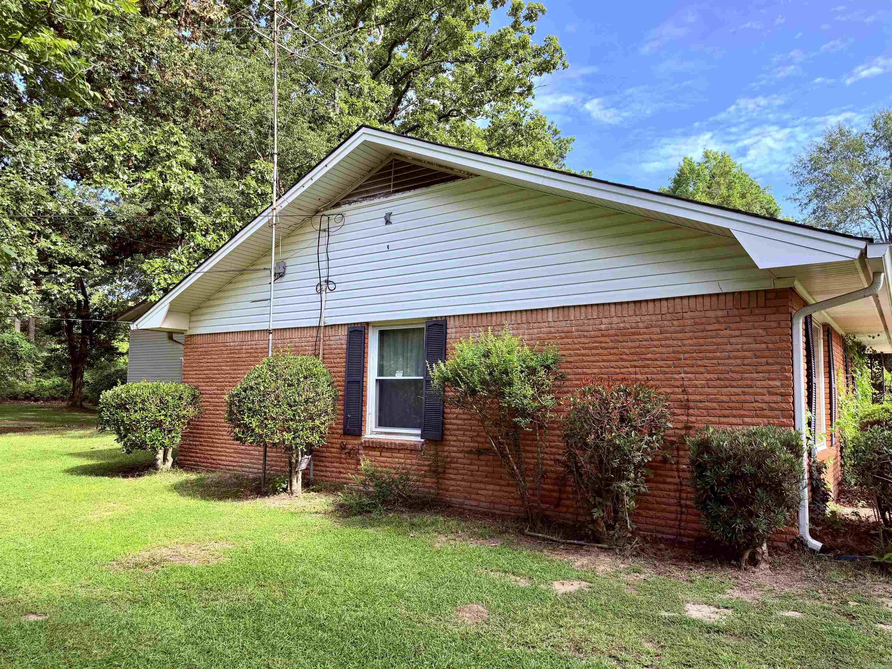 5500 Lakeshore Drive Property Photo 3