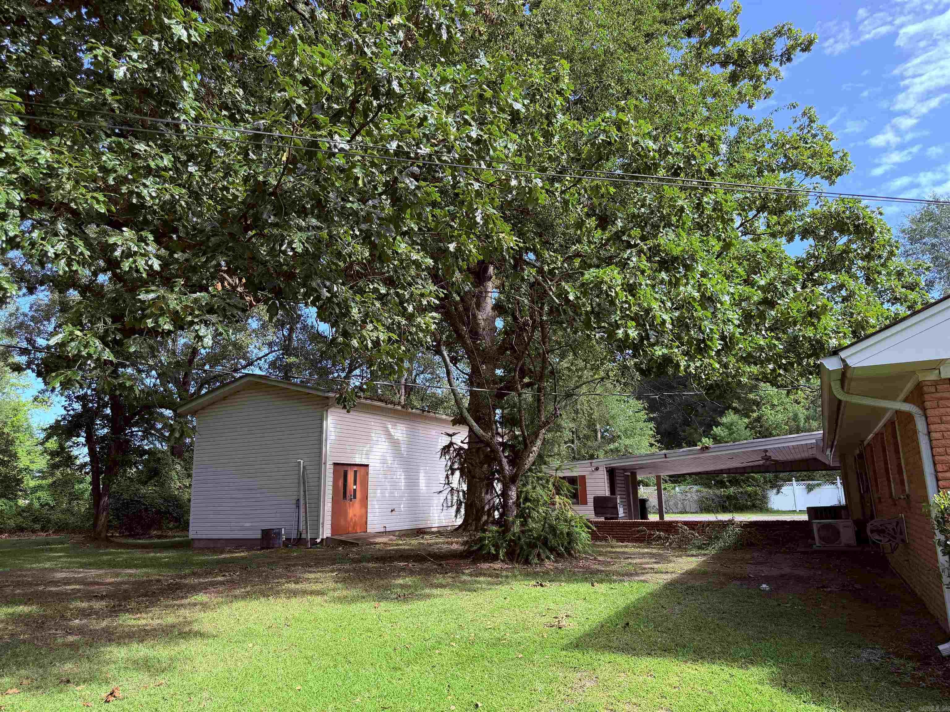 5500 Lakeshore Drive Property Photo 4