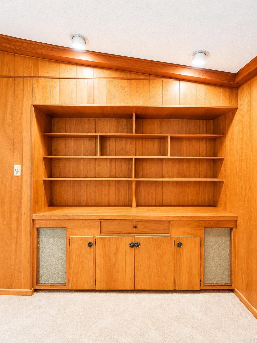 5500 Lakeshore Drive Property Photo 10