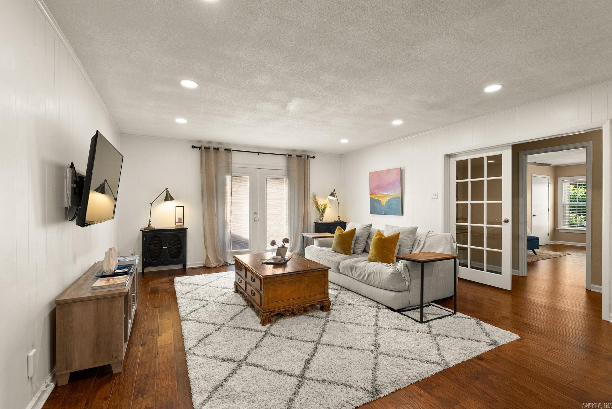 6619 Greenwood Road Property Photo 3