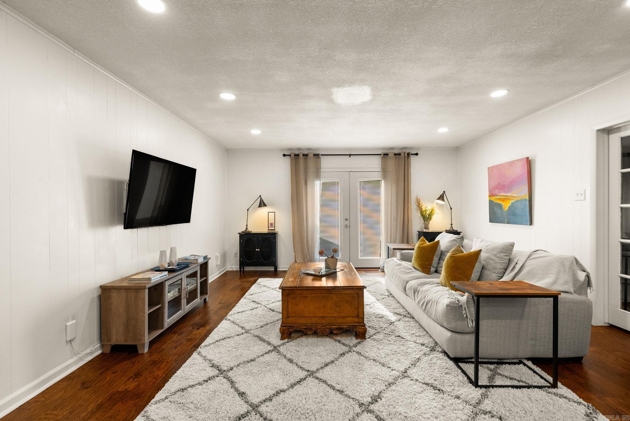 6619 Greenwood Road Property Photo 4