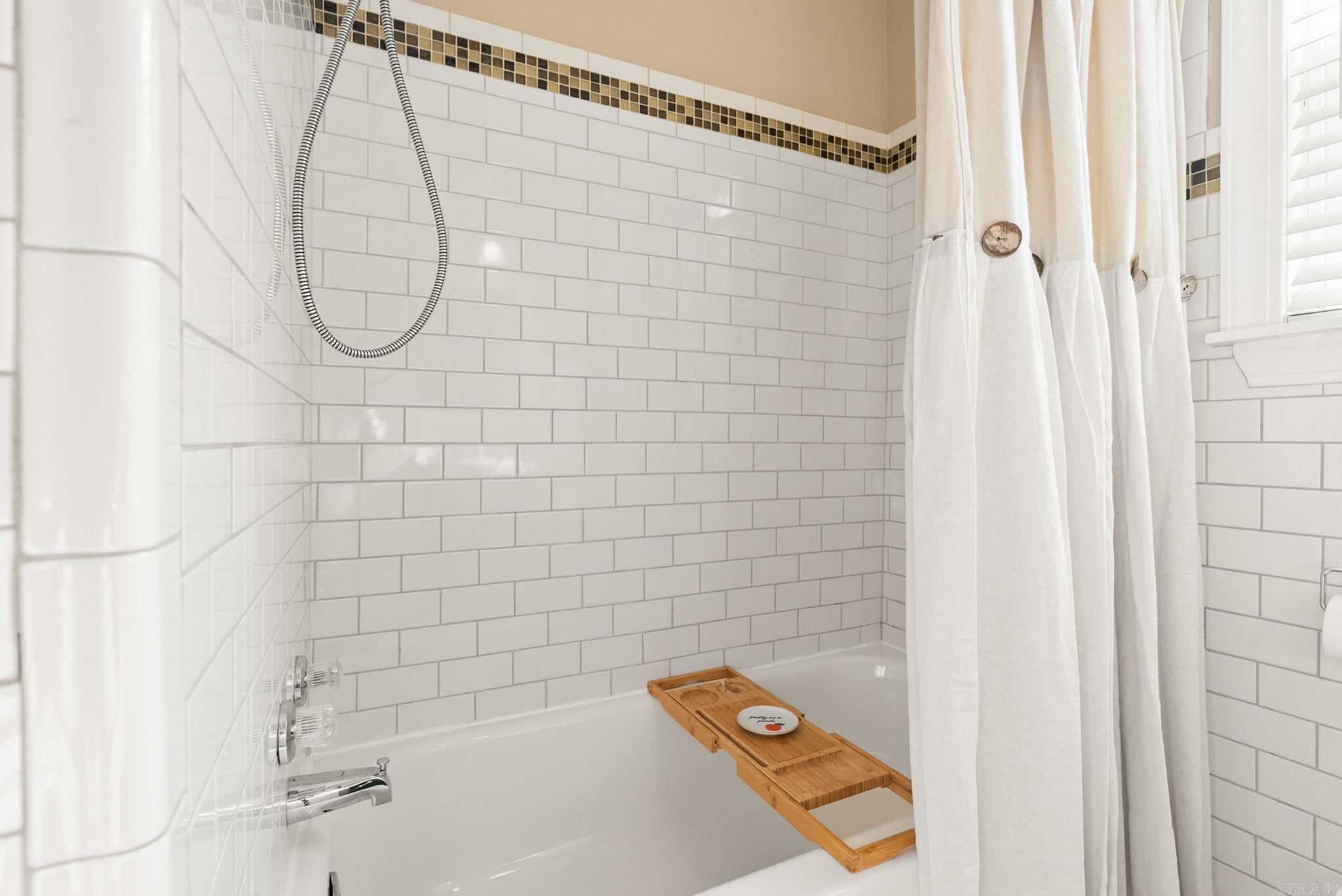 6619 Greenwood Road Property Photo 32