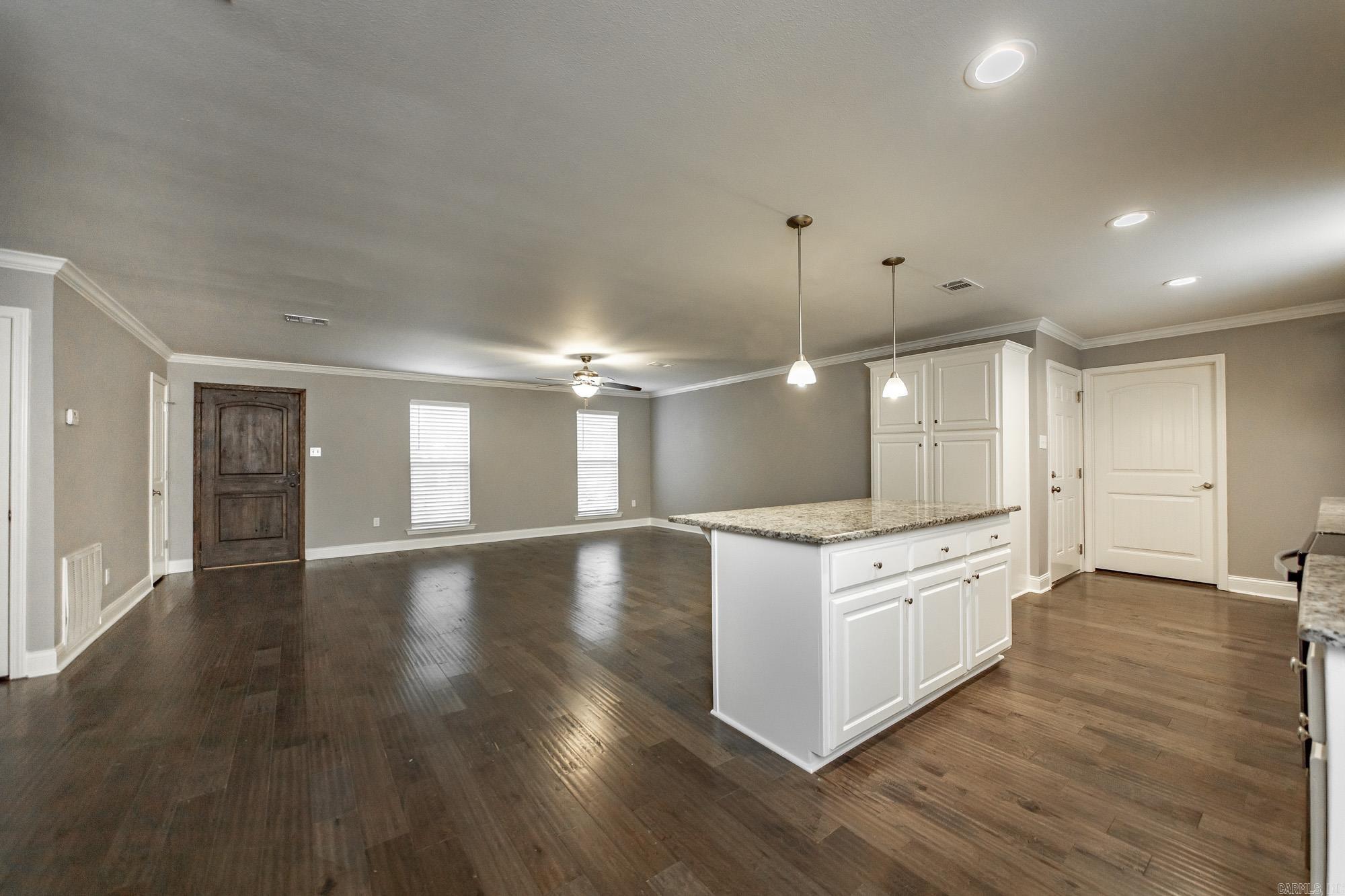 10 Pinewood Street Property Photo 2