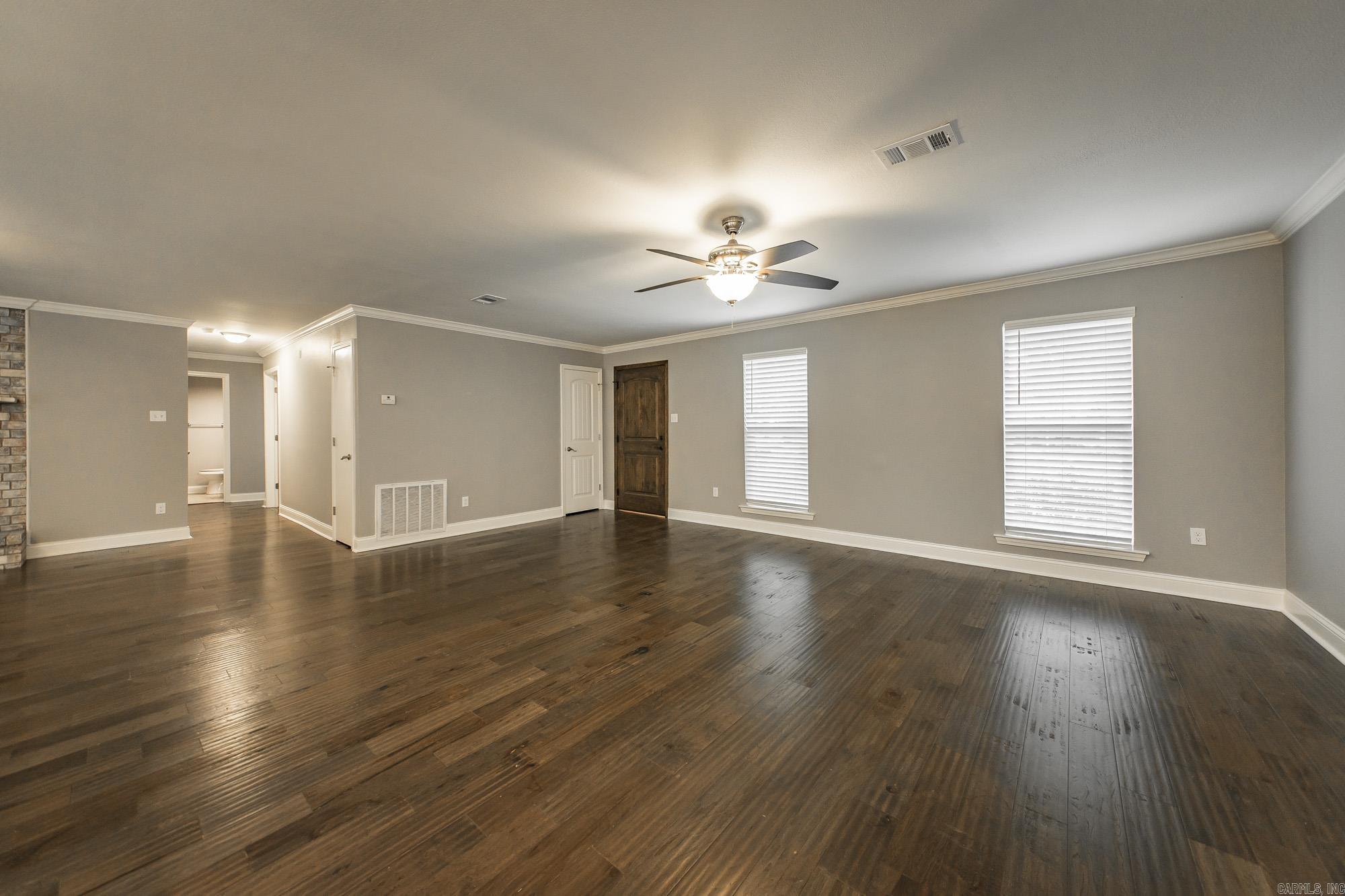 10 Pinewood Street Property Photo 11