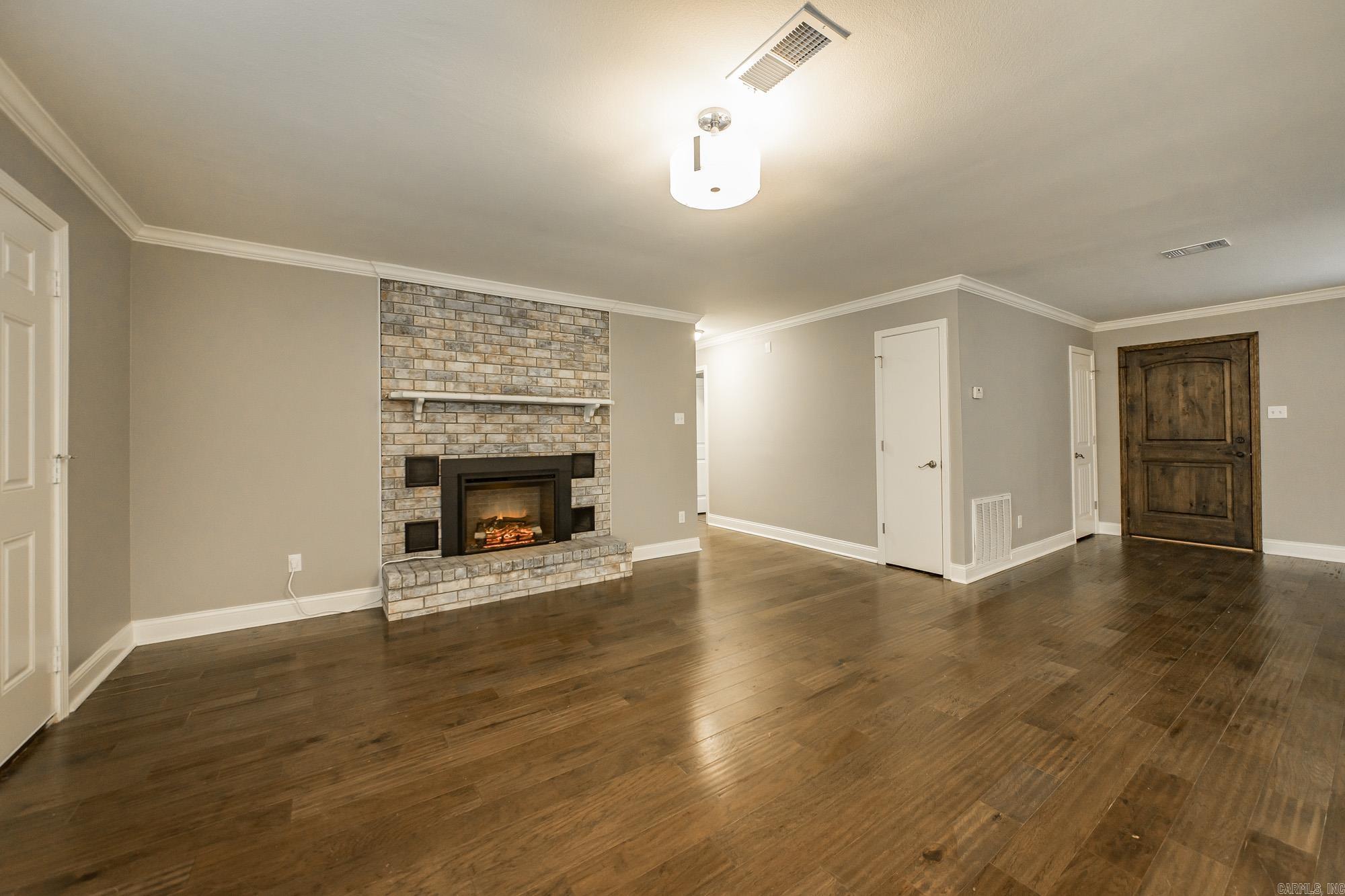 10 Pinewood Street Property Photo 12