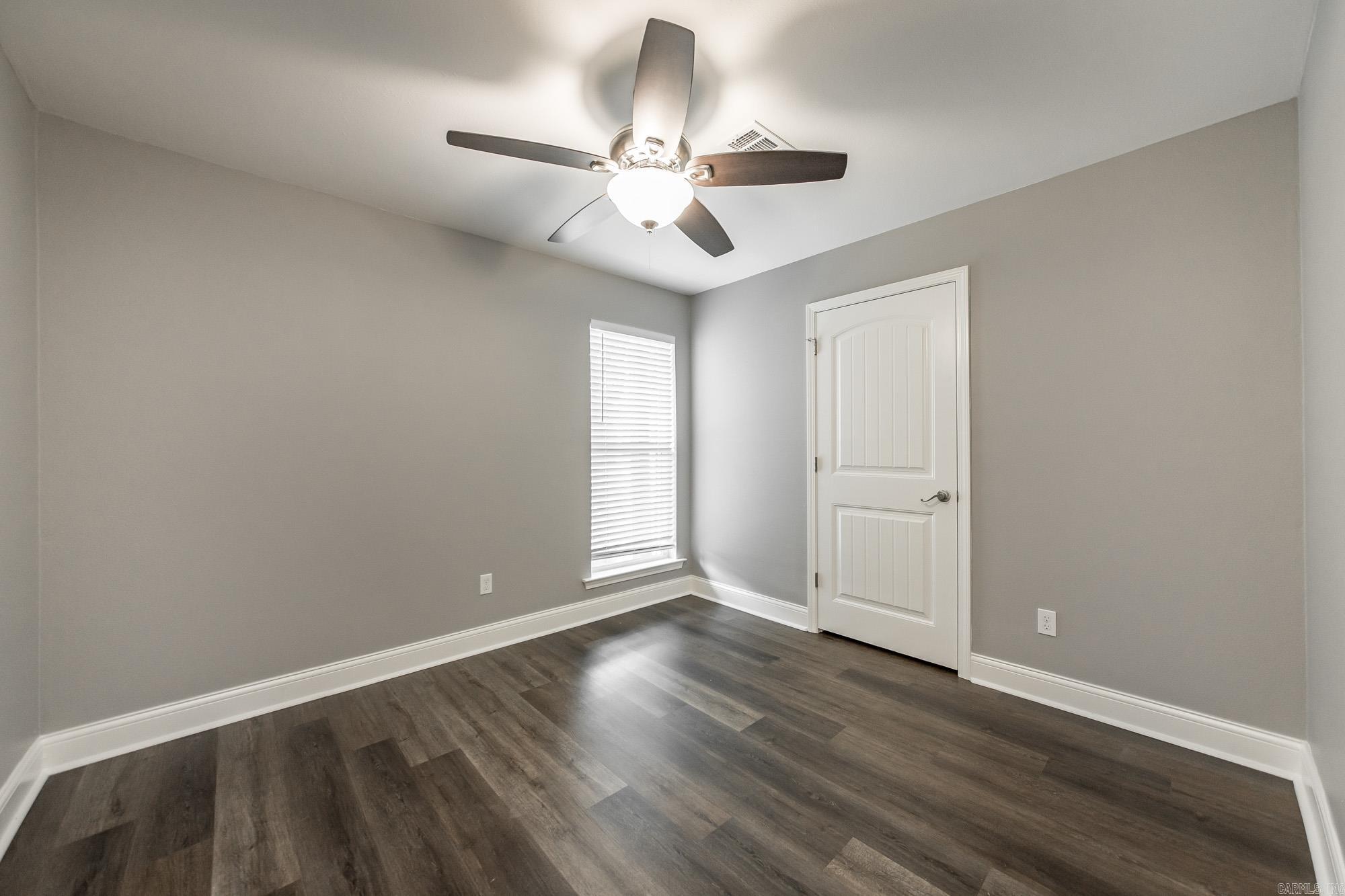 10 Pinewood Street Property Photo 13