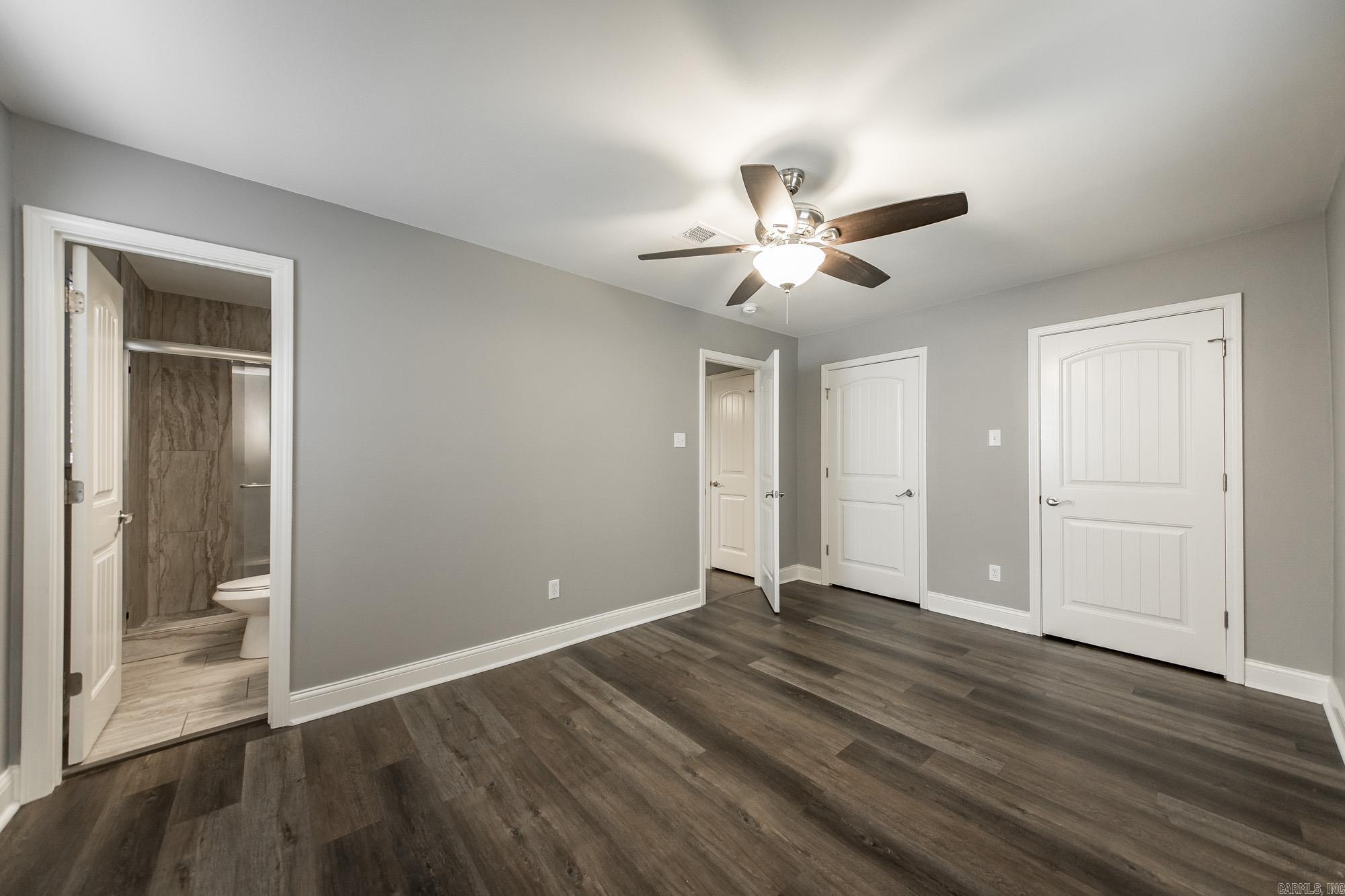 10 Pinewood Street Property Photo 15