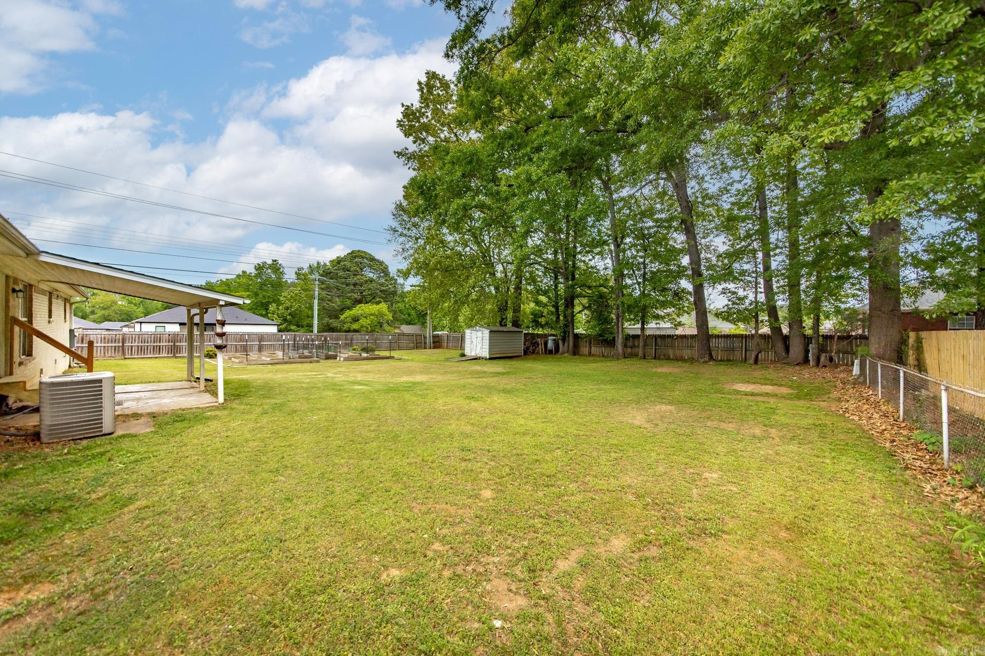 10 Pinewood Street Property Photo 22