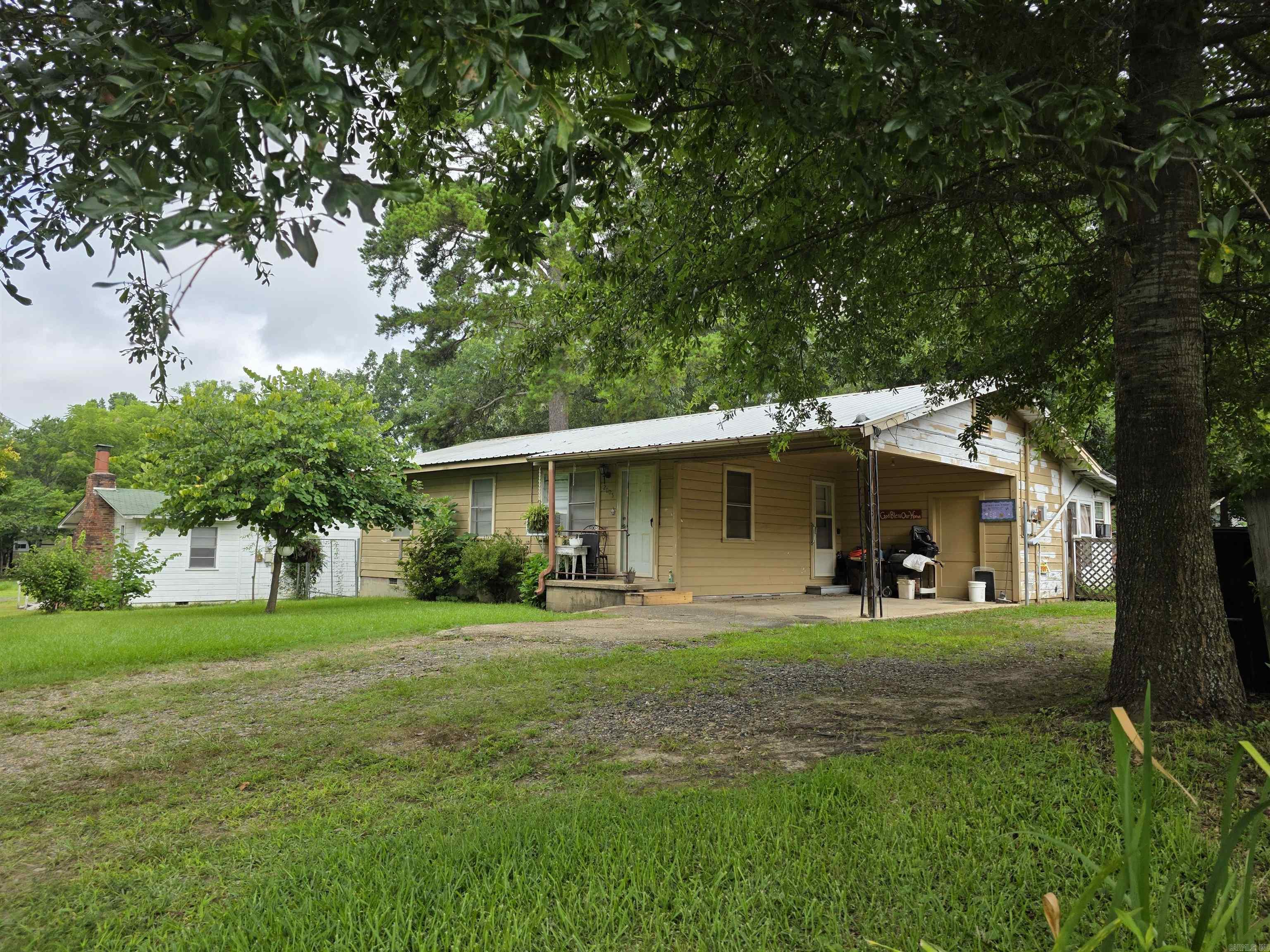 26029117 Property Photo 1