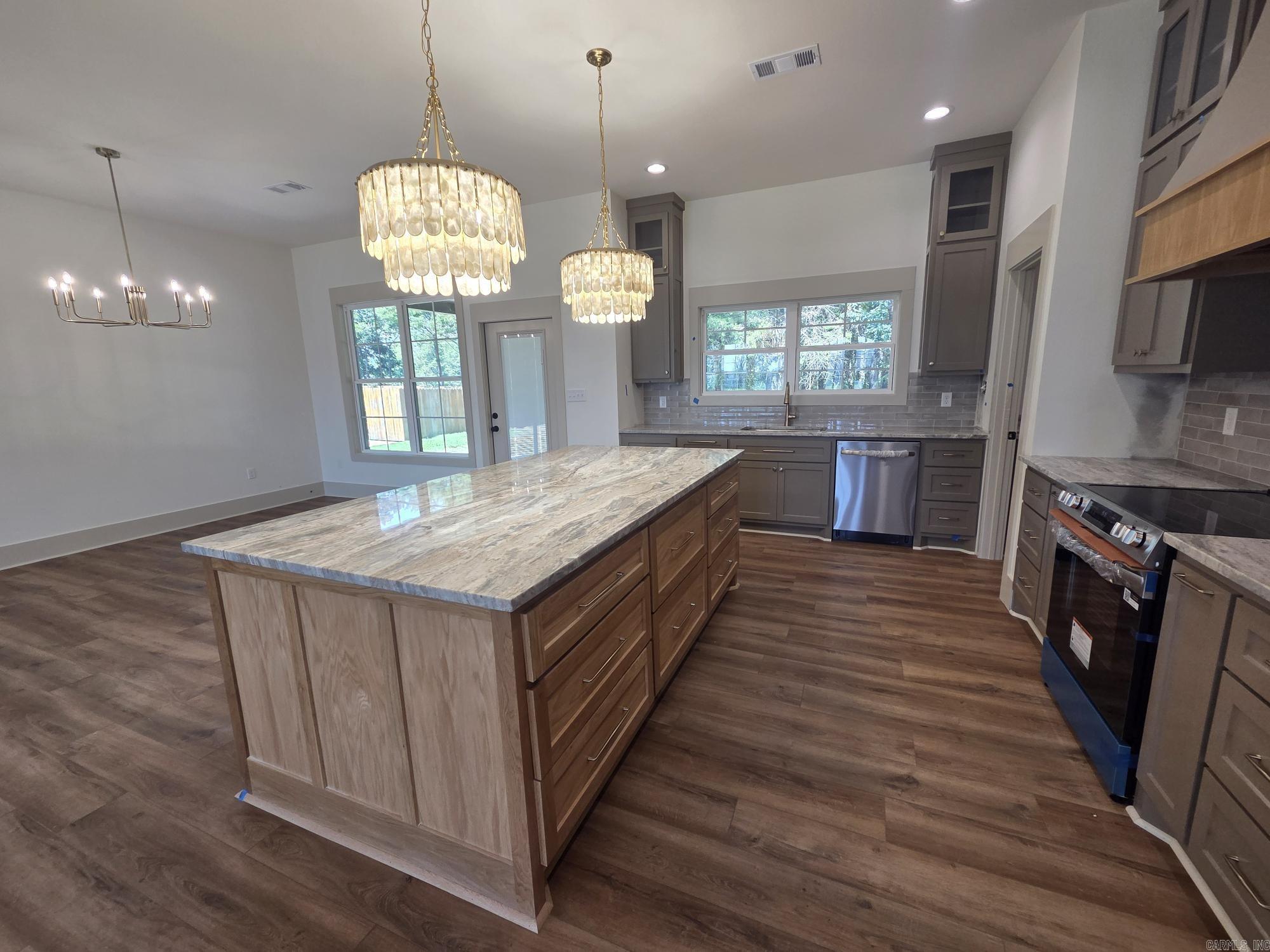 1800 Seattle Slew Property Photo 10