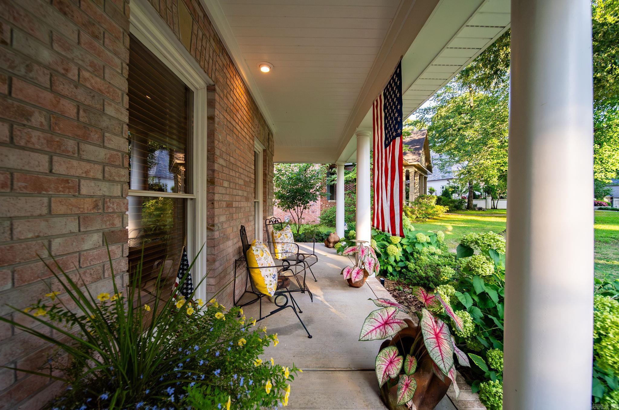 25 Avignon Court Property Photo 4