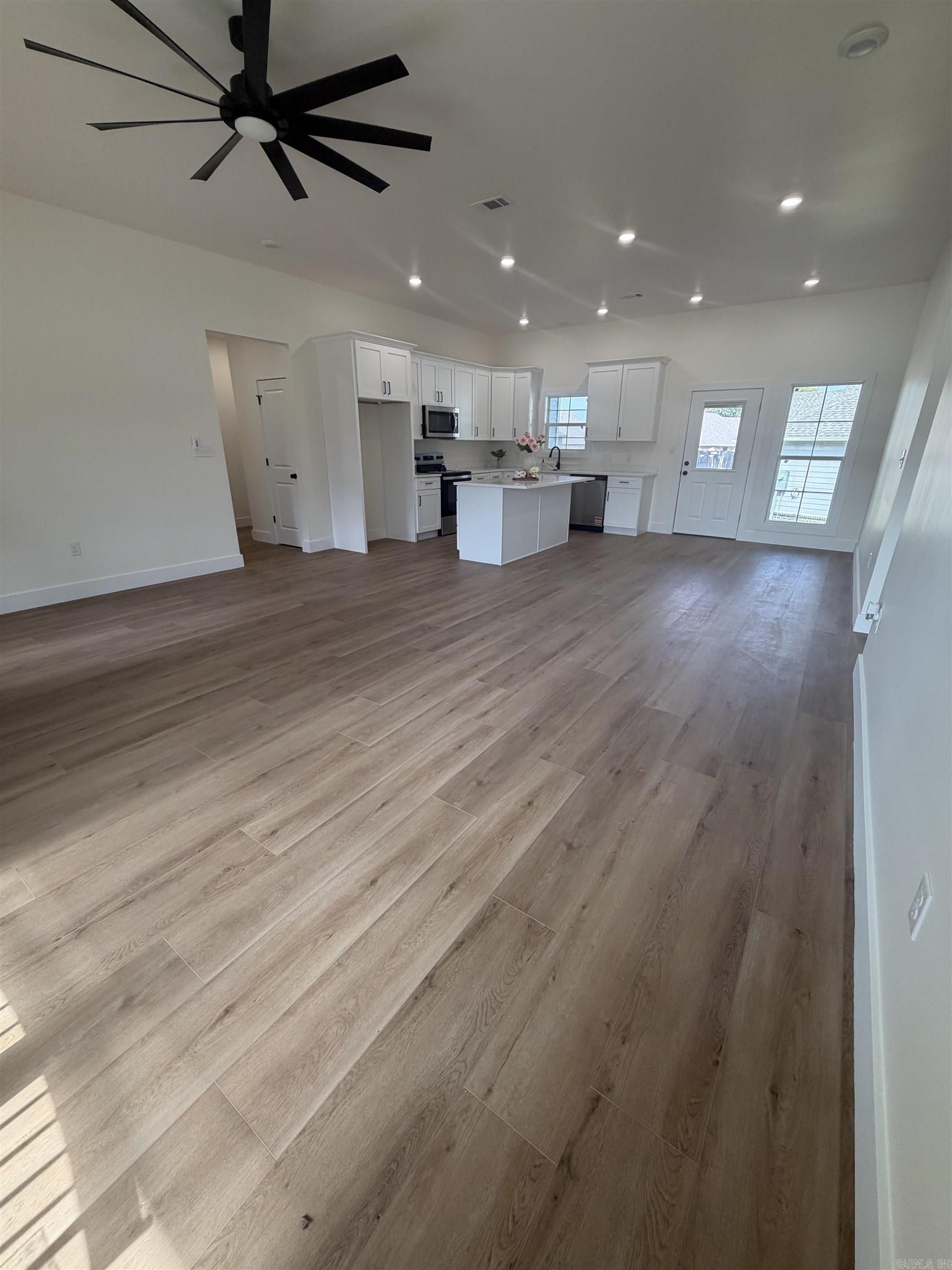 3007 Lynn Dr Property Photo 2