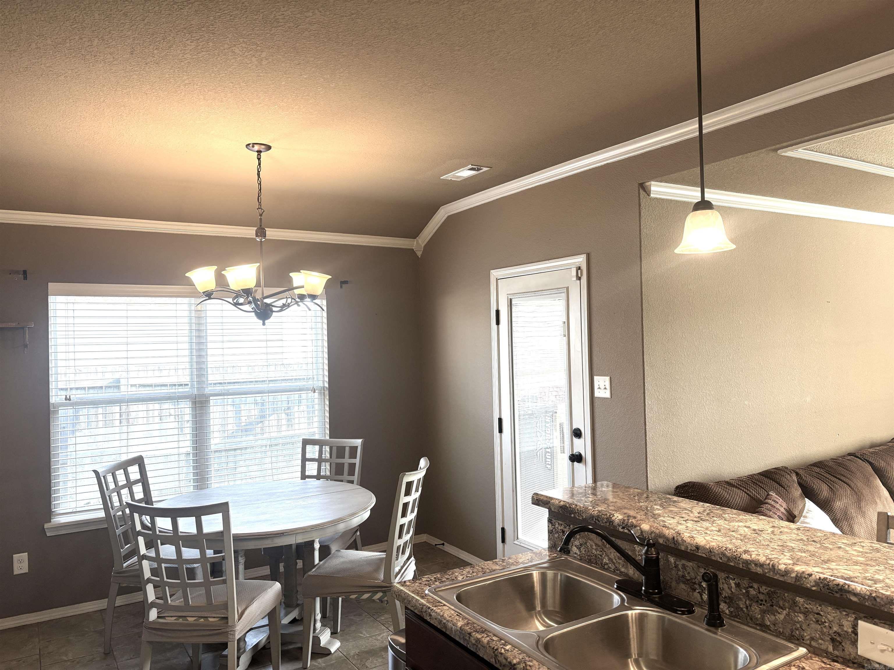 1900 Viburnum St. Property Photo 10