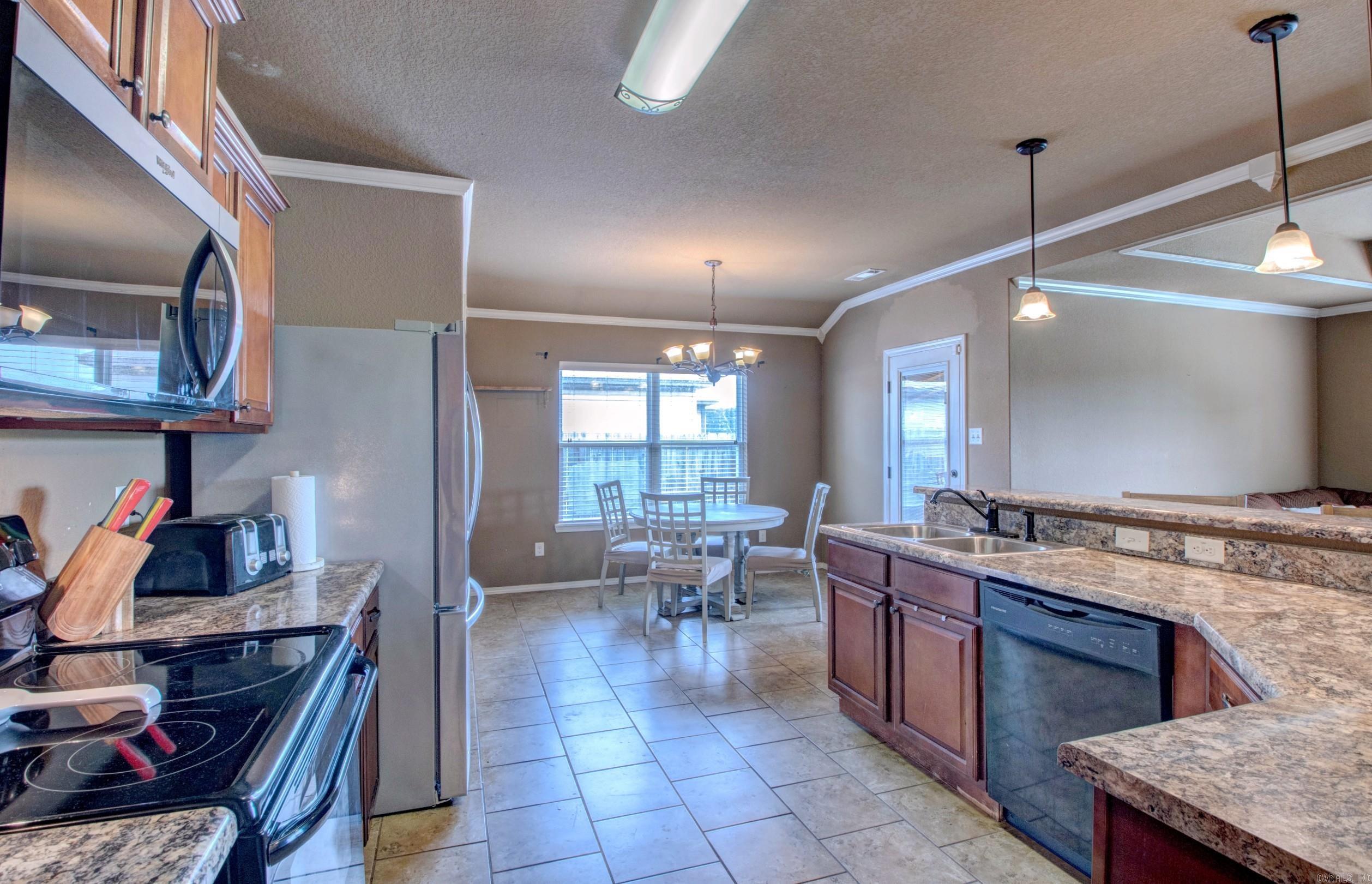 1900 Viburnum St. Property Photo 15