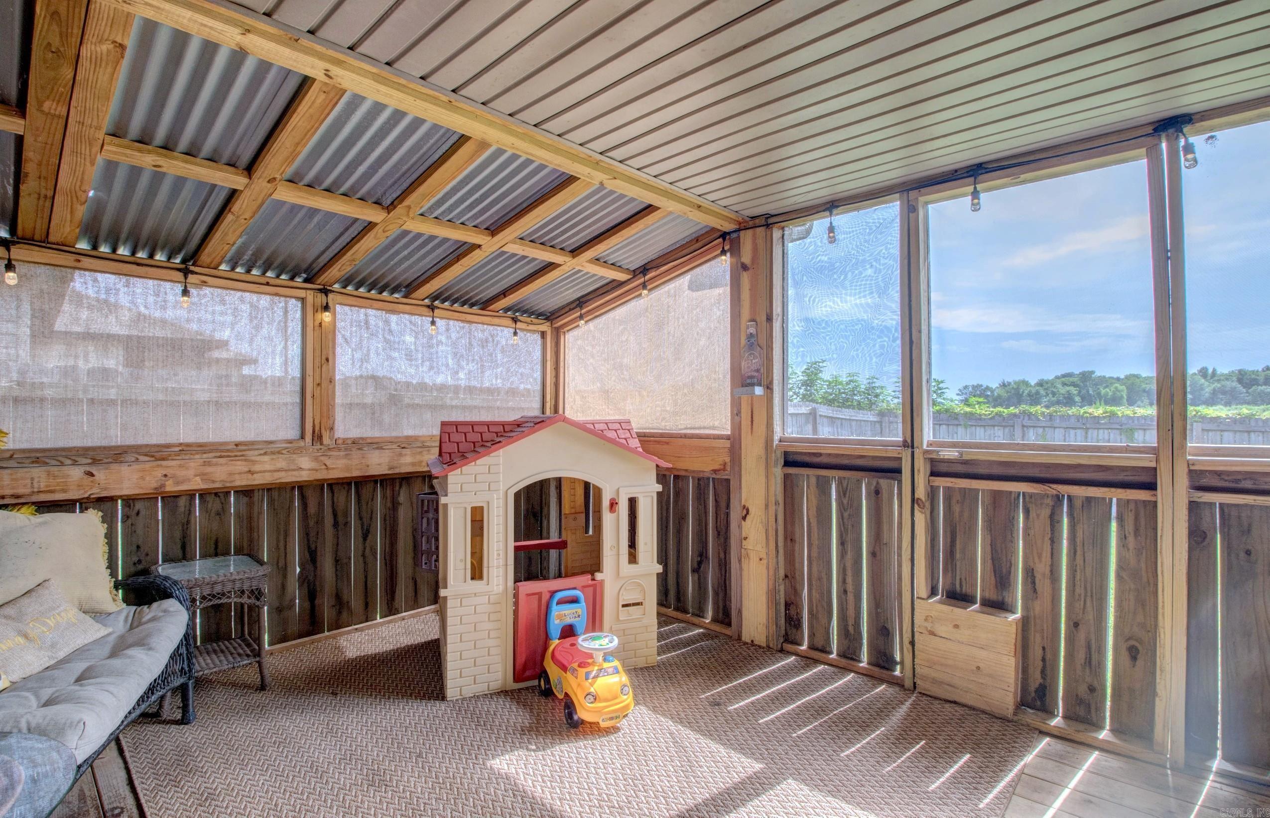 1900 Viburnum St. Property Photo 33