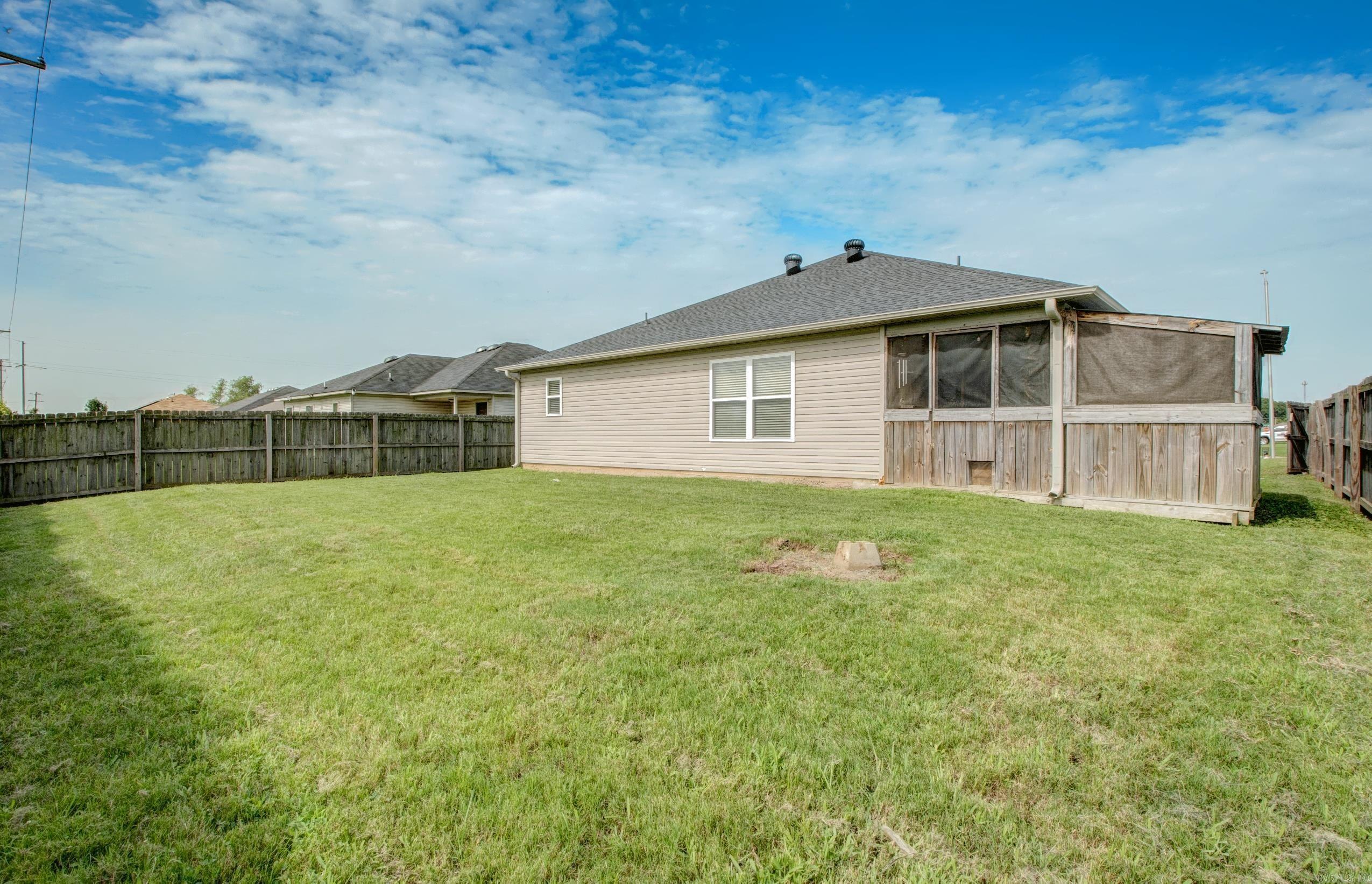1900 Viburnum St. Property Photo 37