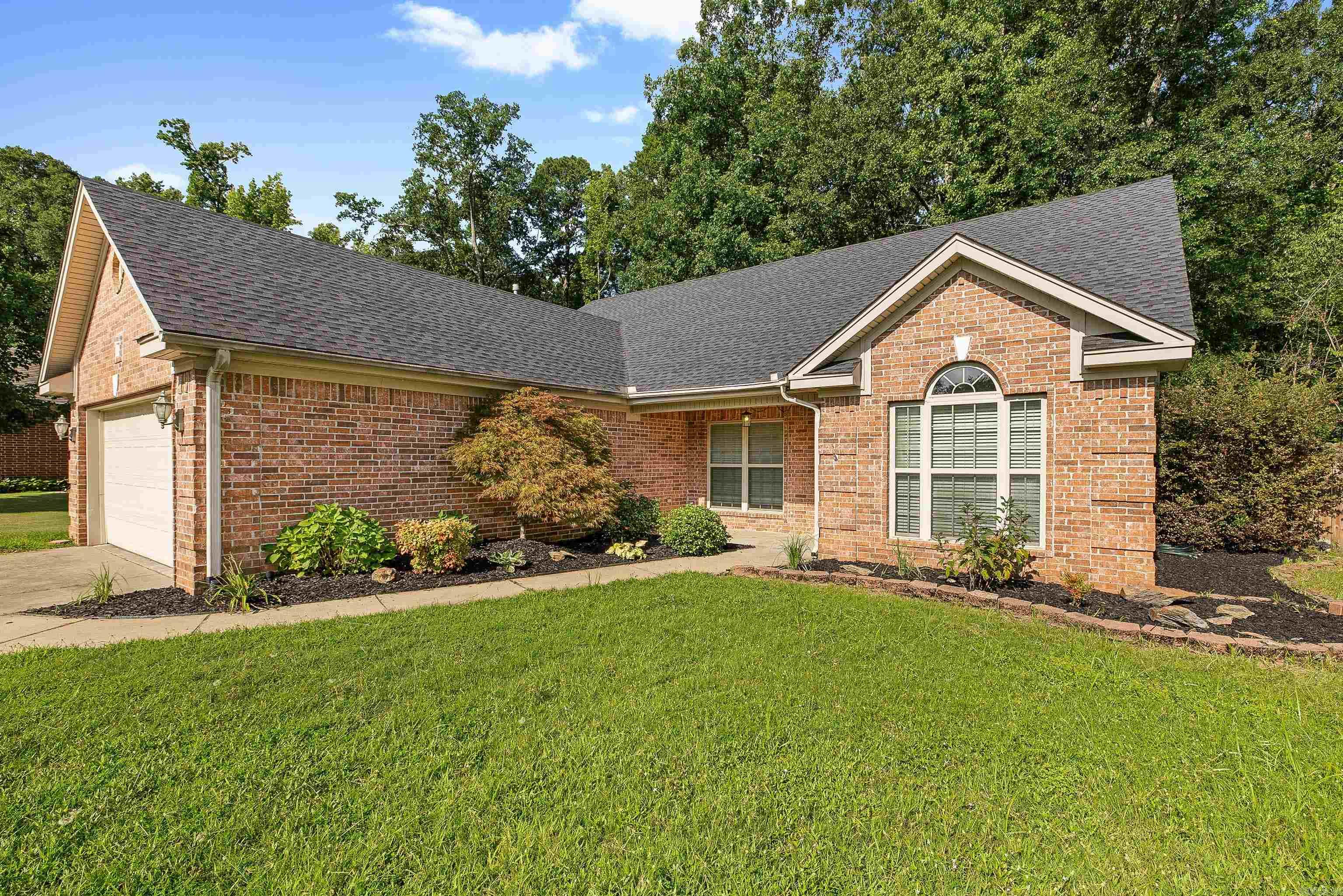 325 Madison Place Circle Property Photo 1