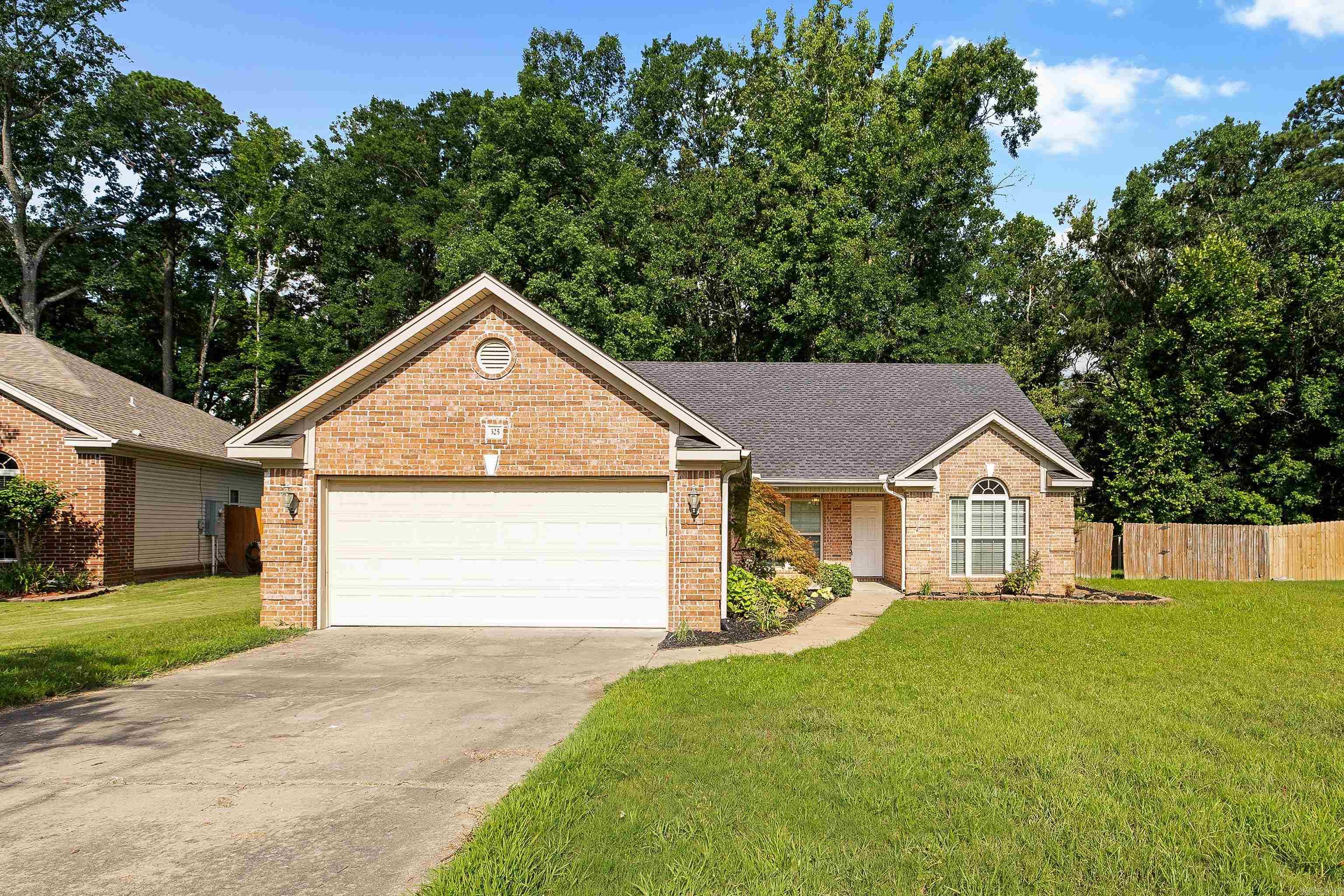 325 Madison Place Circle Property Photo 1