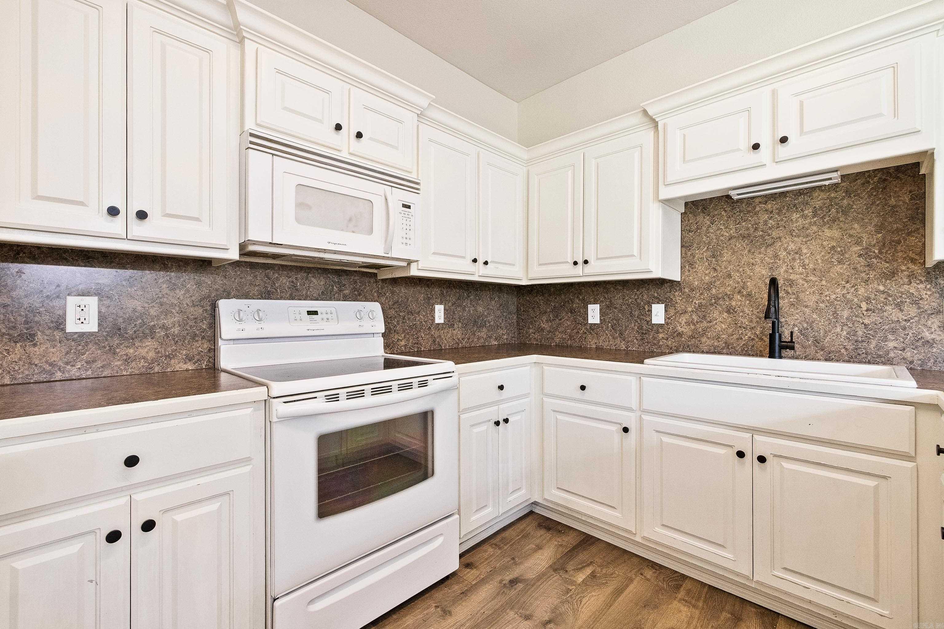 325 Madison Place Circle Property Photo 13