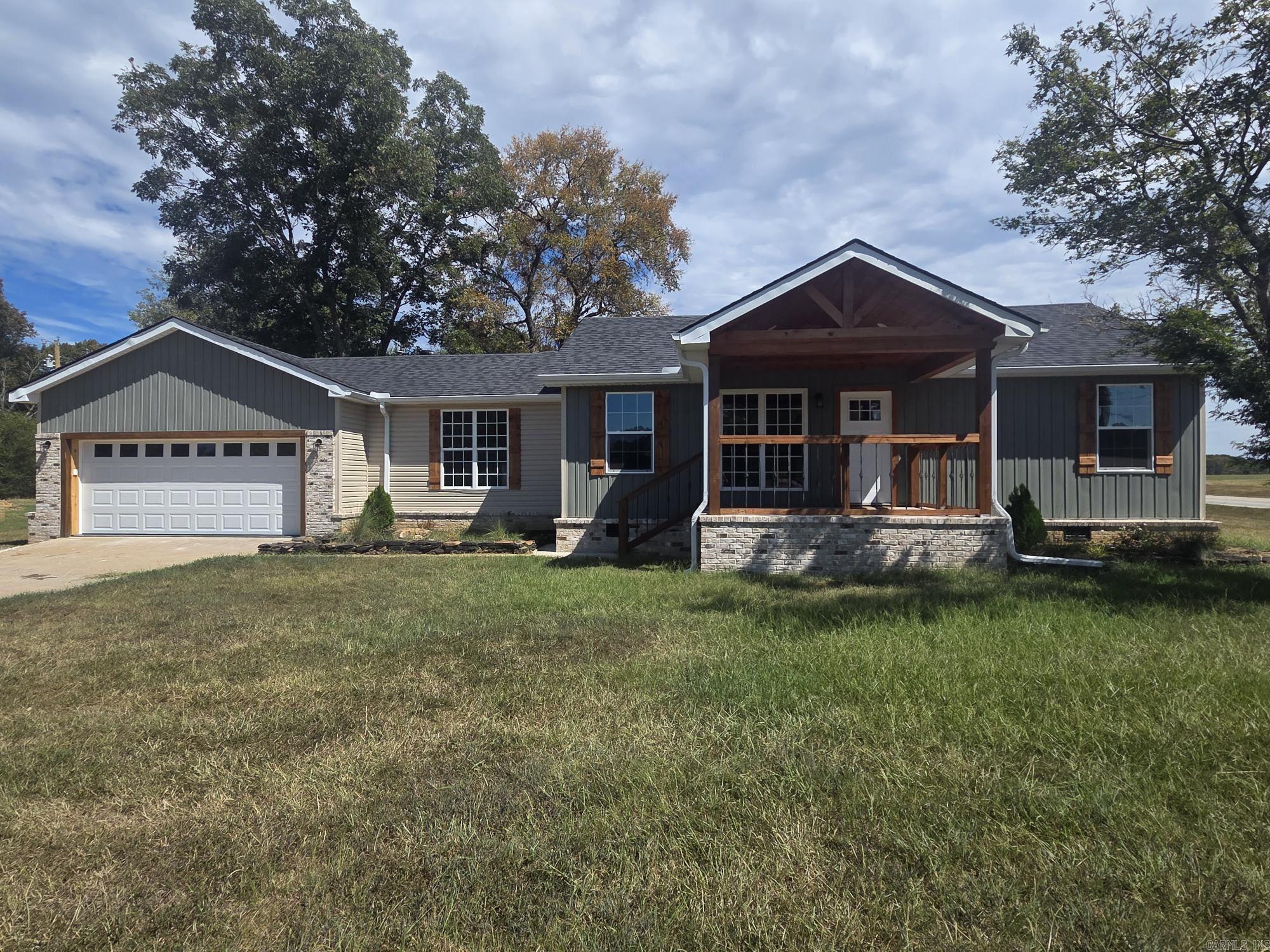 149 Meadowbrook Property Photo 1