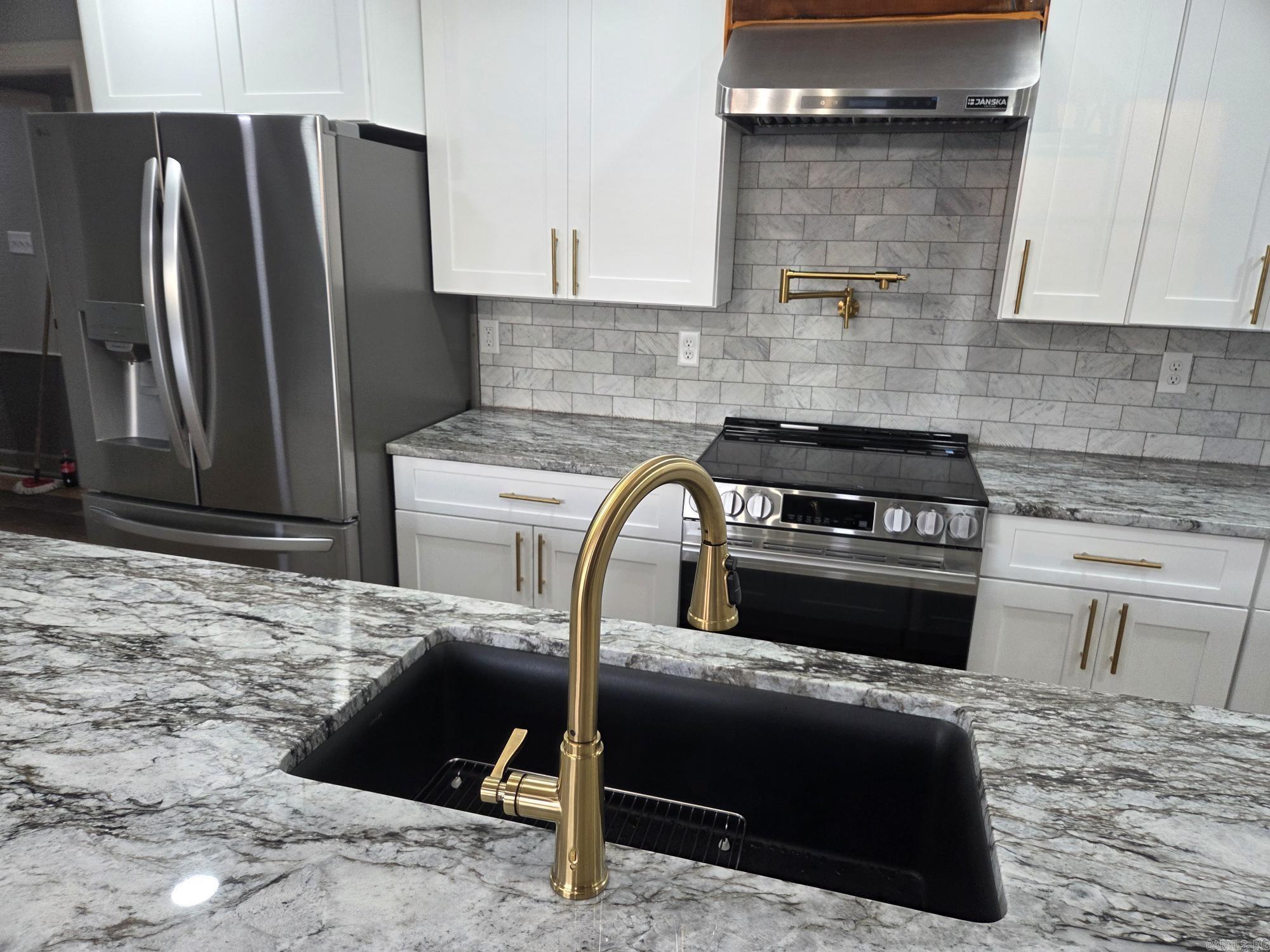 149 Meadowbrook Property Photo 12