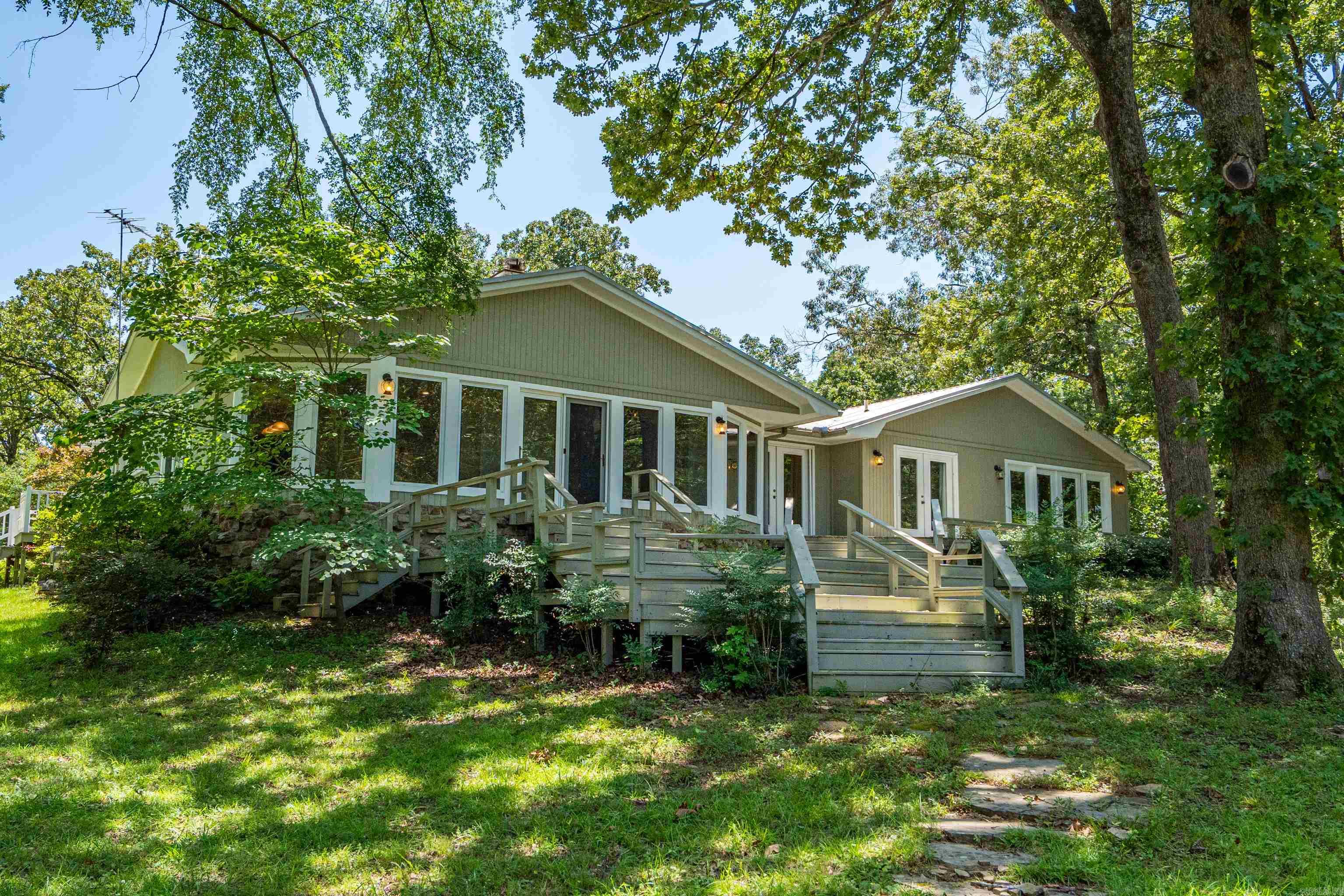 512 Beachview Circle Property Photo 1