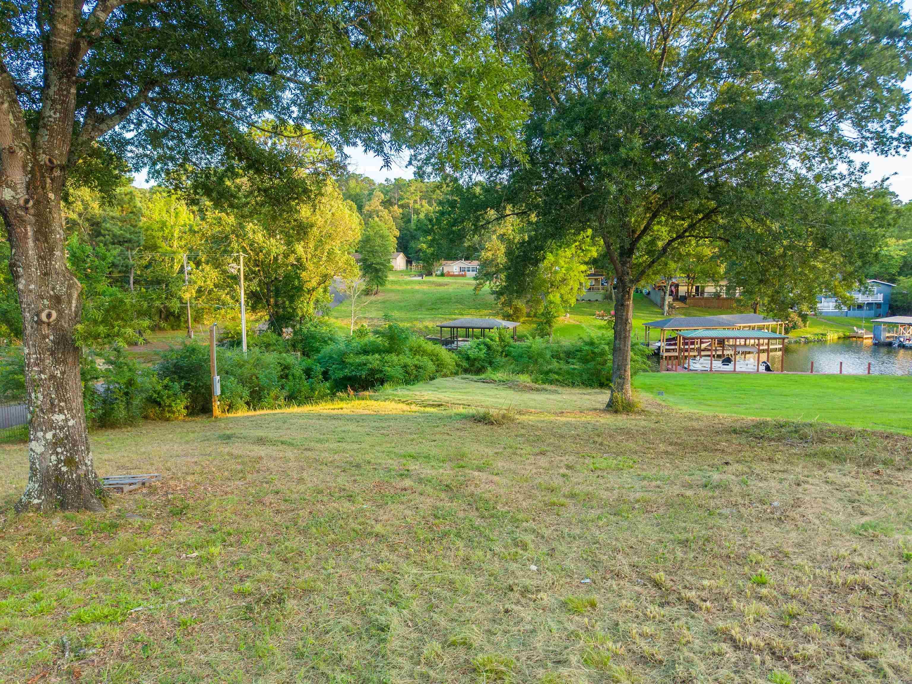 Xx Four Oaks Lane Property Photo 9
