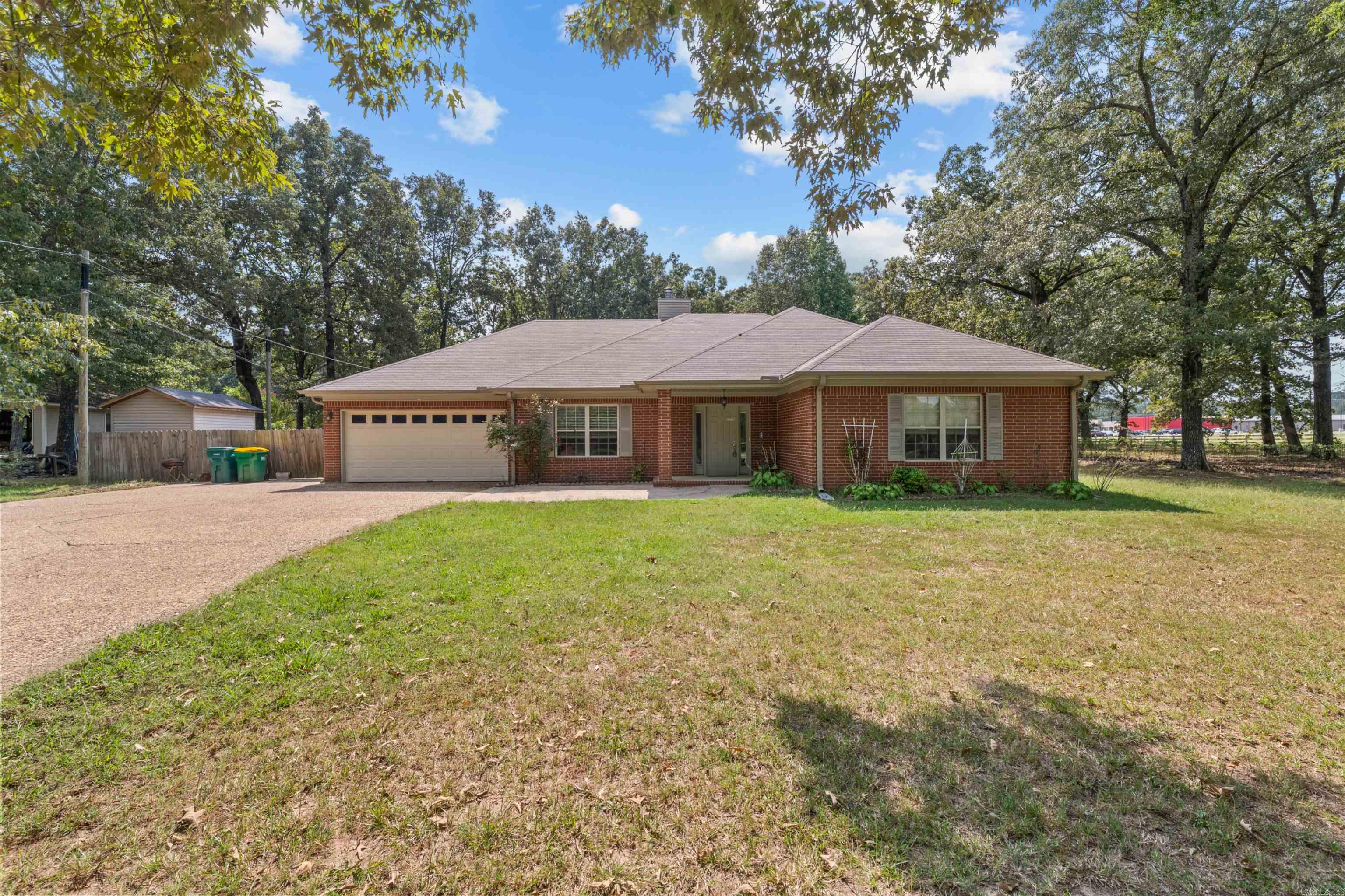 8416 Yellow Oak Property Photo 1