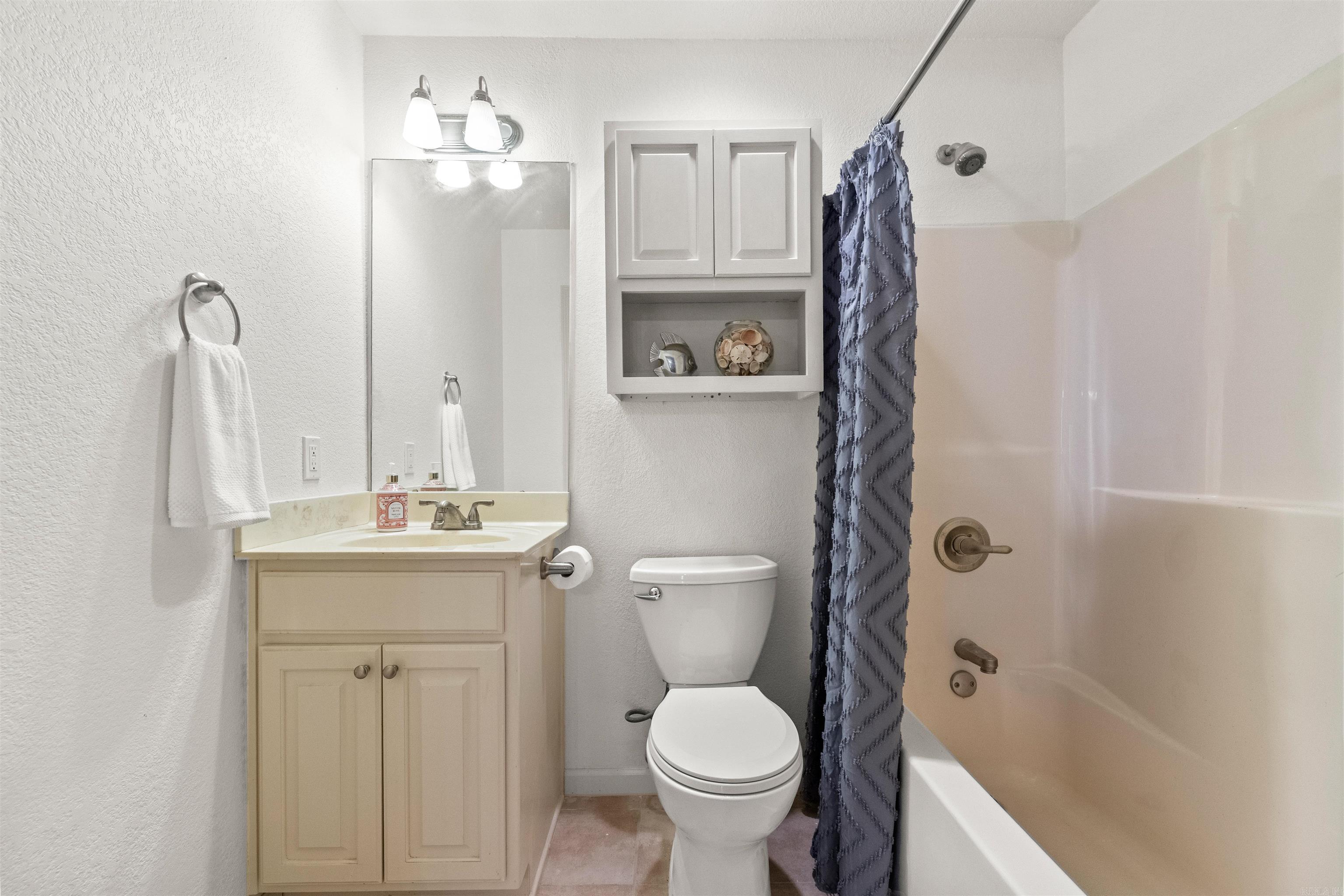8416 Yellow Oak Property Photo 7