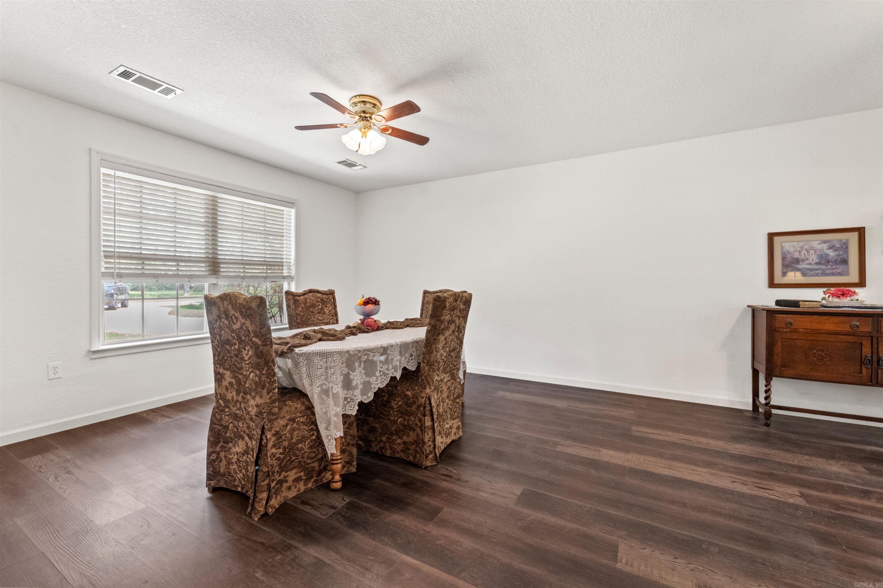 8416 Yellow Oak Property Photo 8