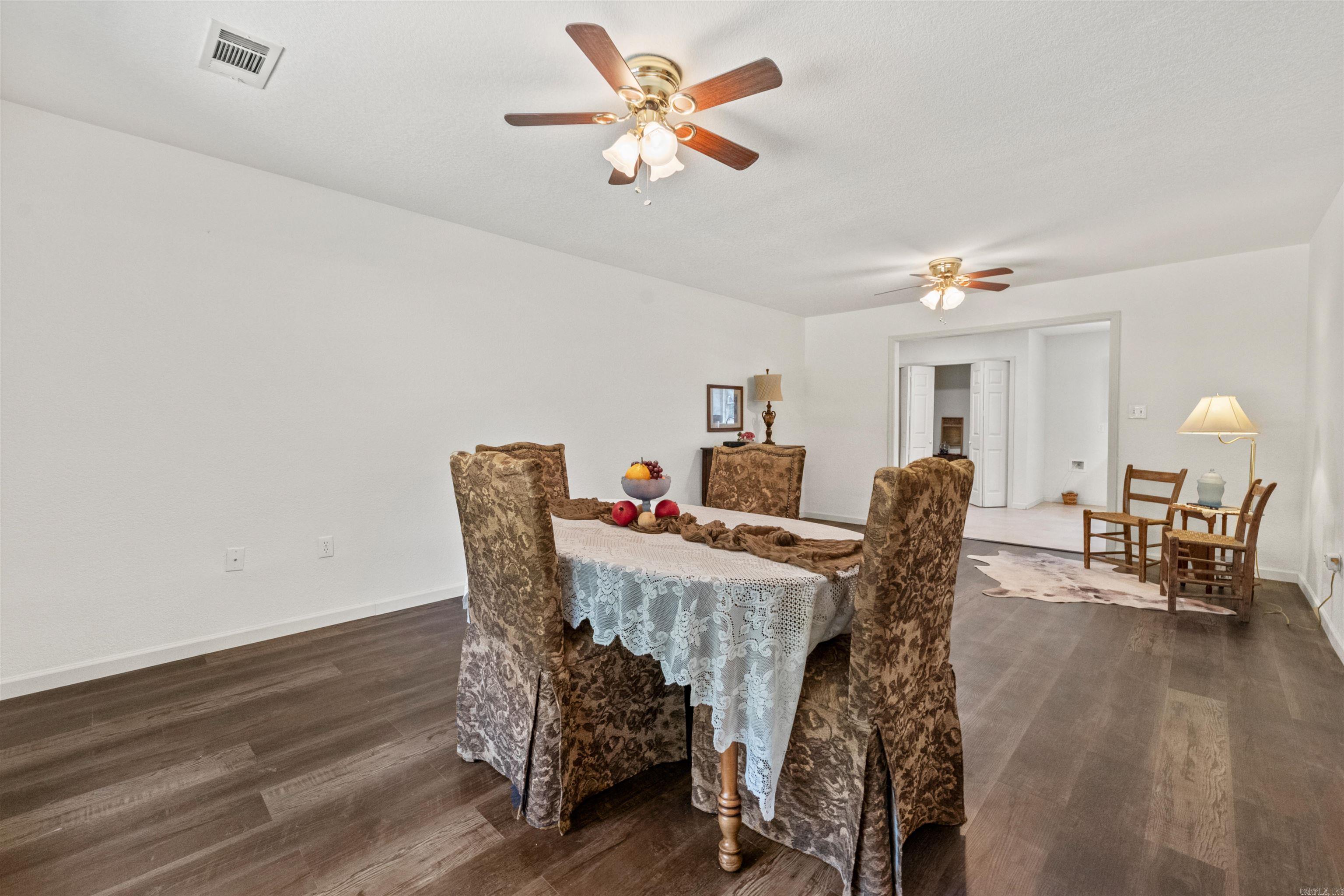 8416 Yellow Oak Property Photo 9