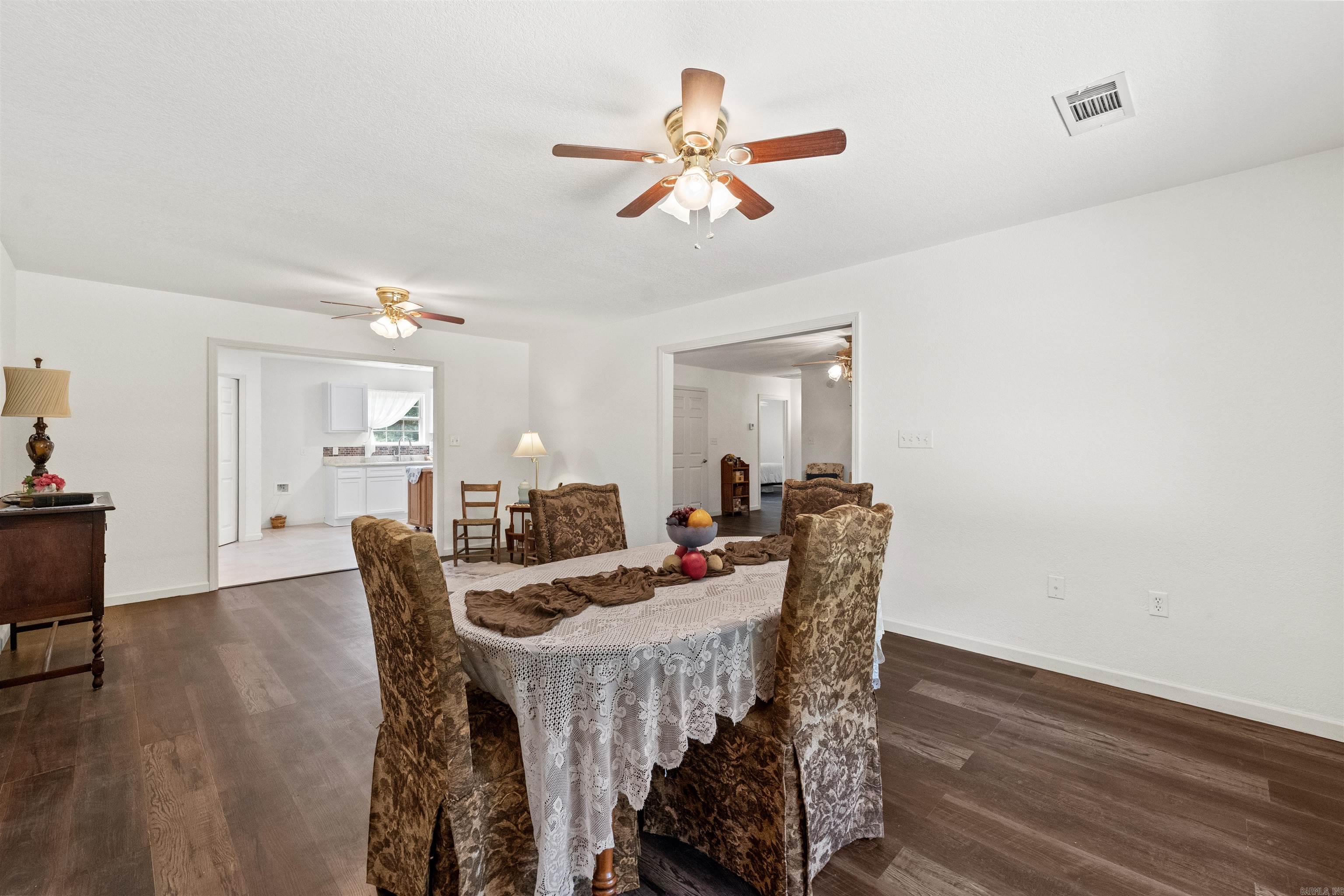 8416 Yellow Oak Property Photo 10