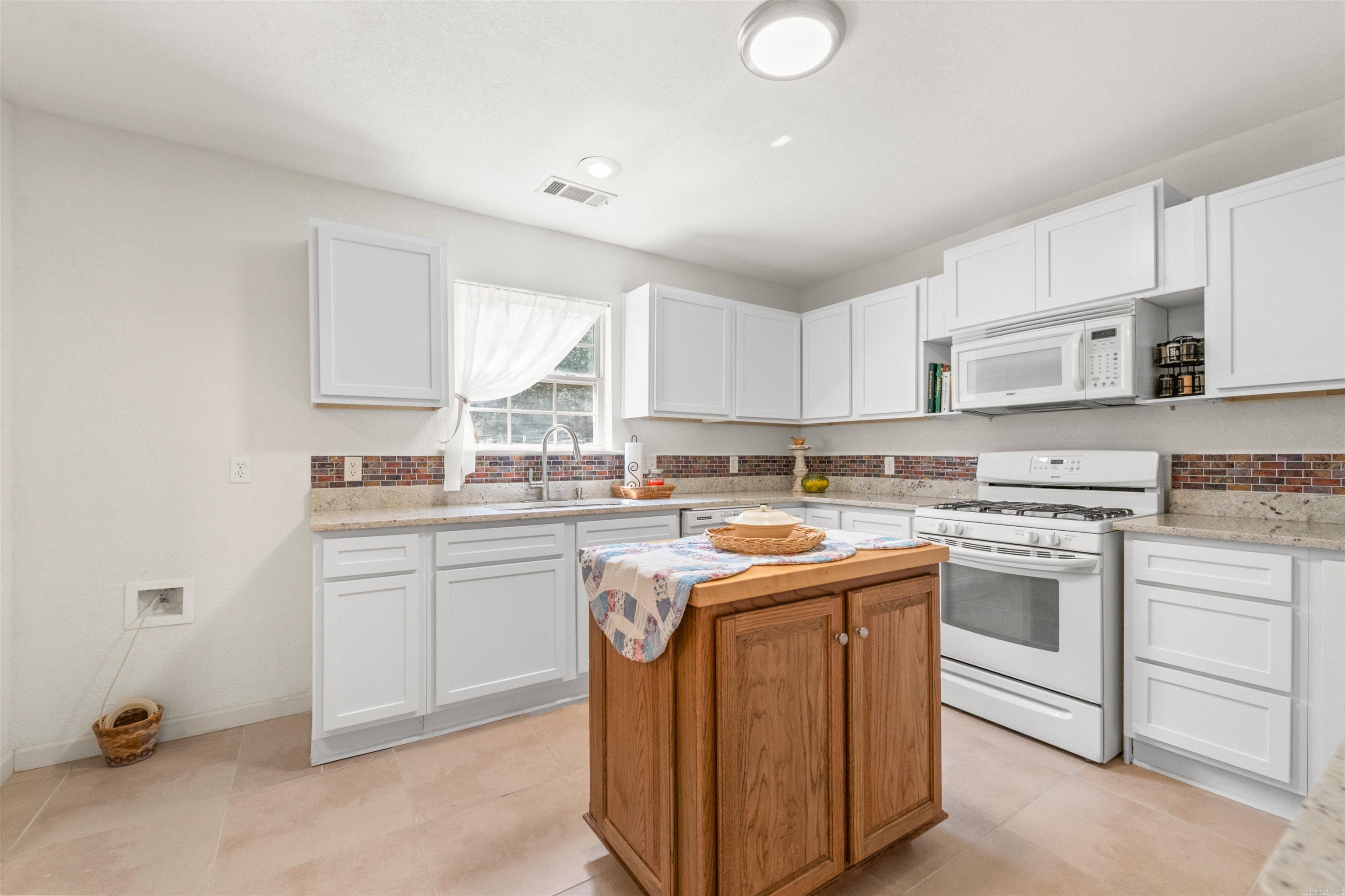 8416 Yellow Oak Property Photo 17