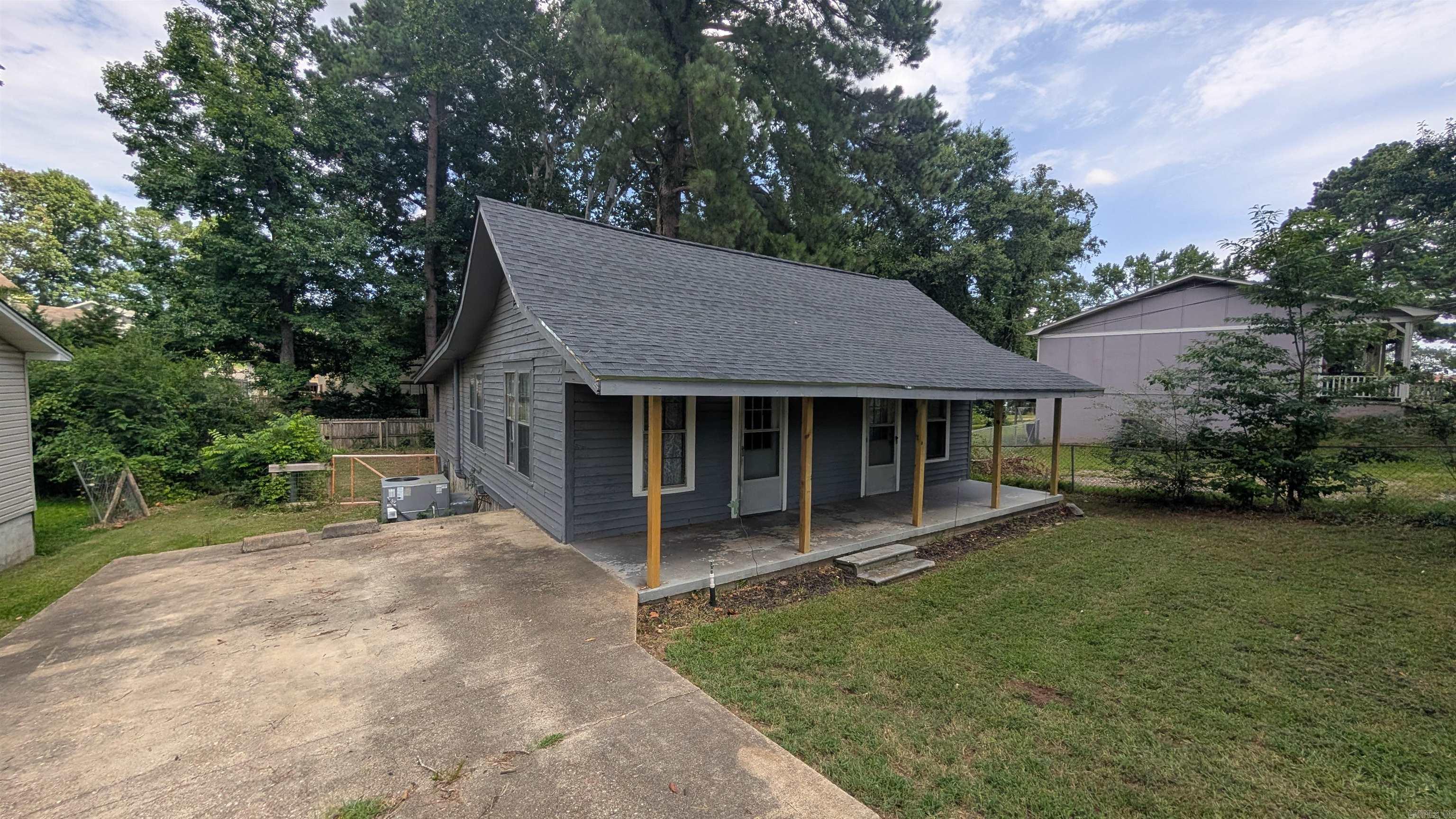 2115 Wright Avenue Property Photo 2