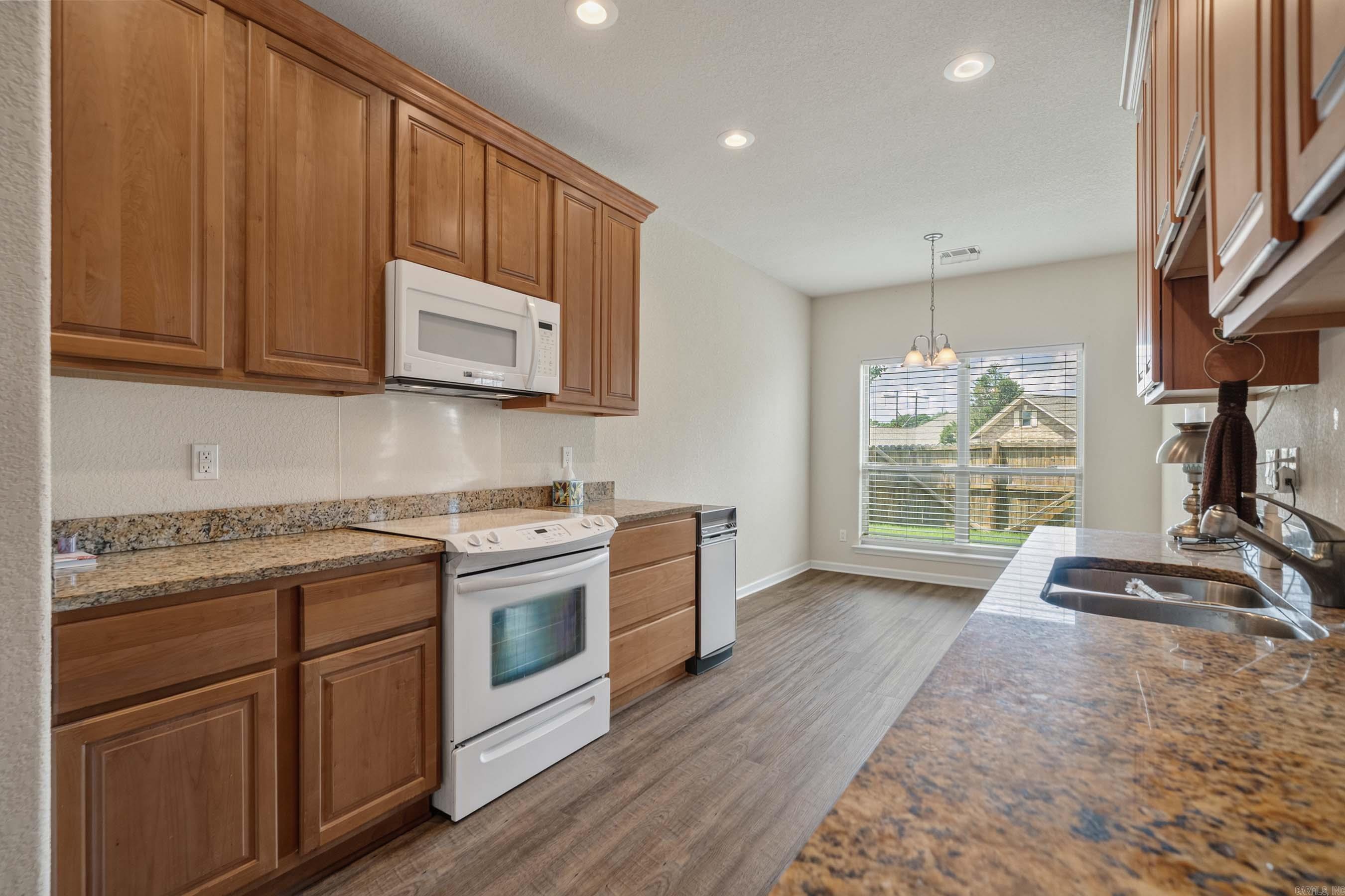 220 Forest Lakes Boulevard Property Photo 7