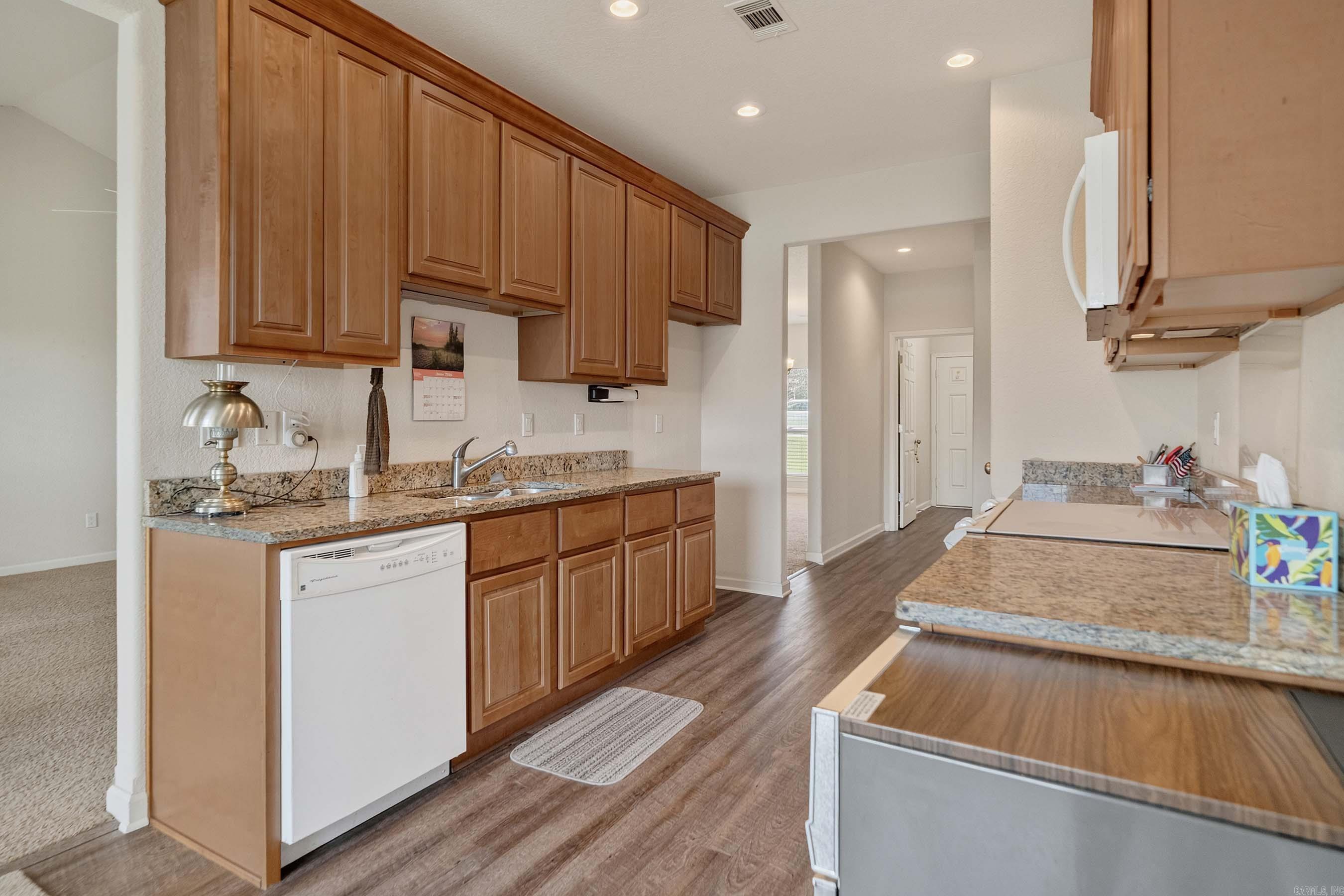 220 Forest Lakes Boulevard Property Photo 8