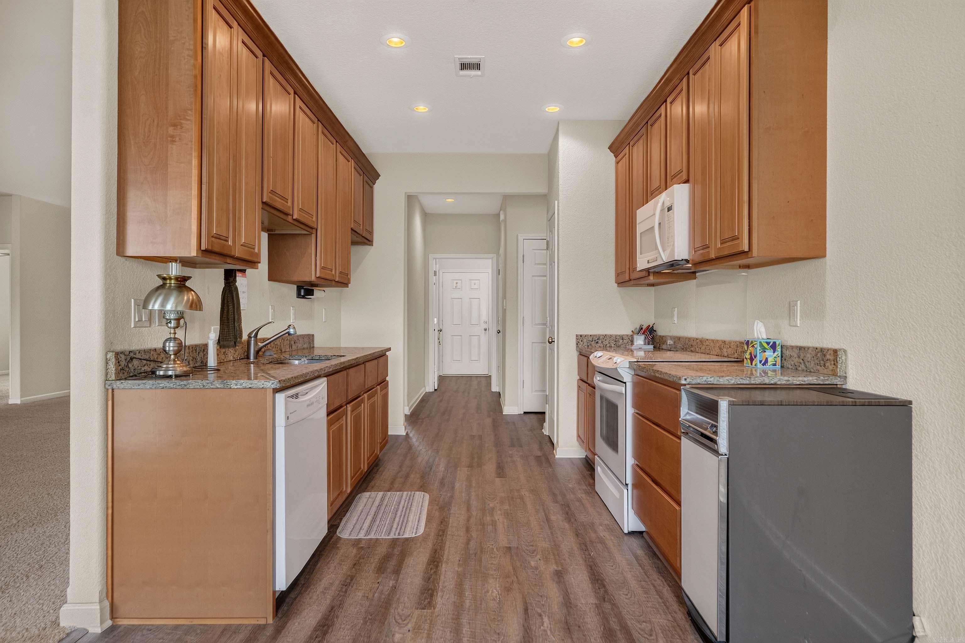 220 Forest Lakes Boulevard Property Photo 9