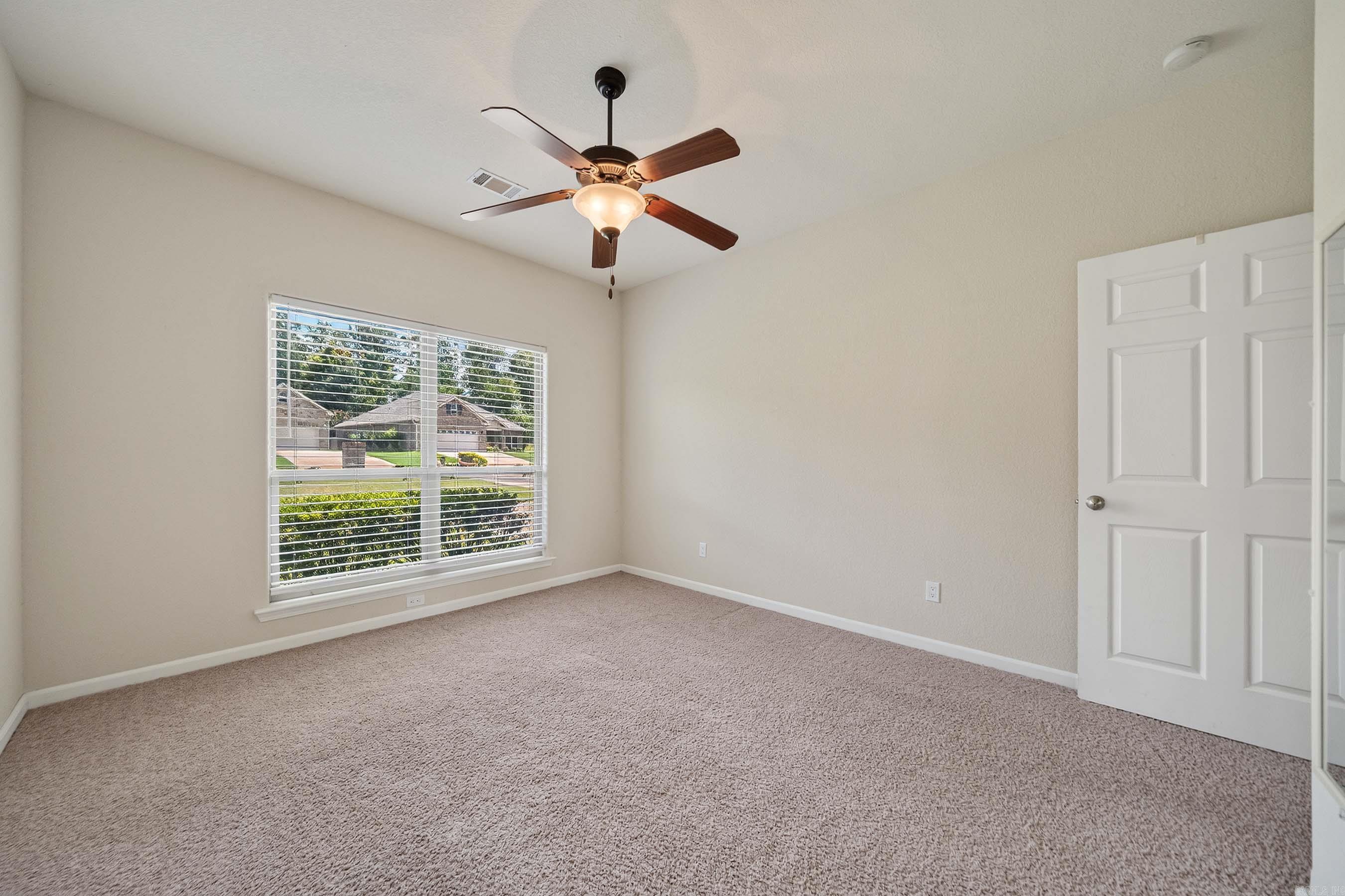 220 Forest Lakes Boulevard Property Photo 26