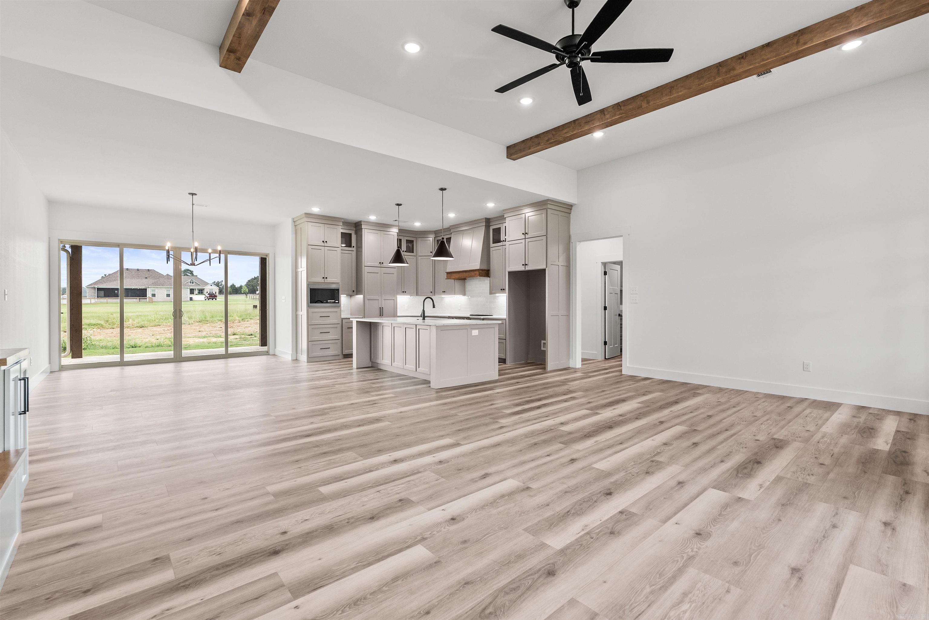 134 Republican Loop Property Photo 10