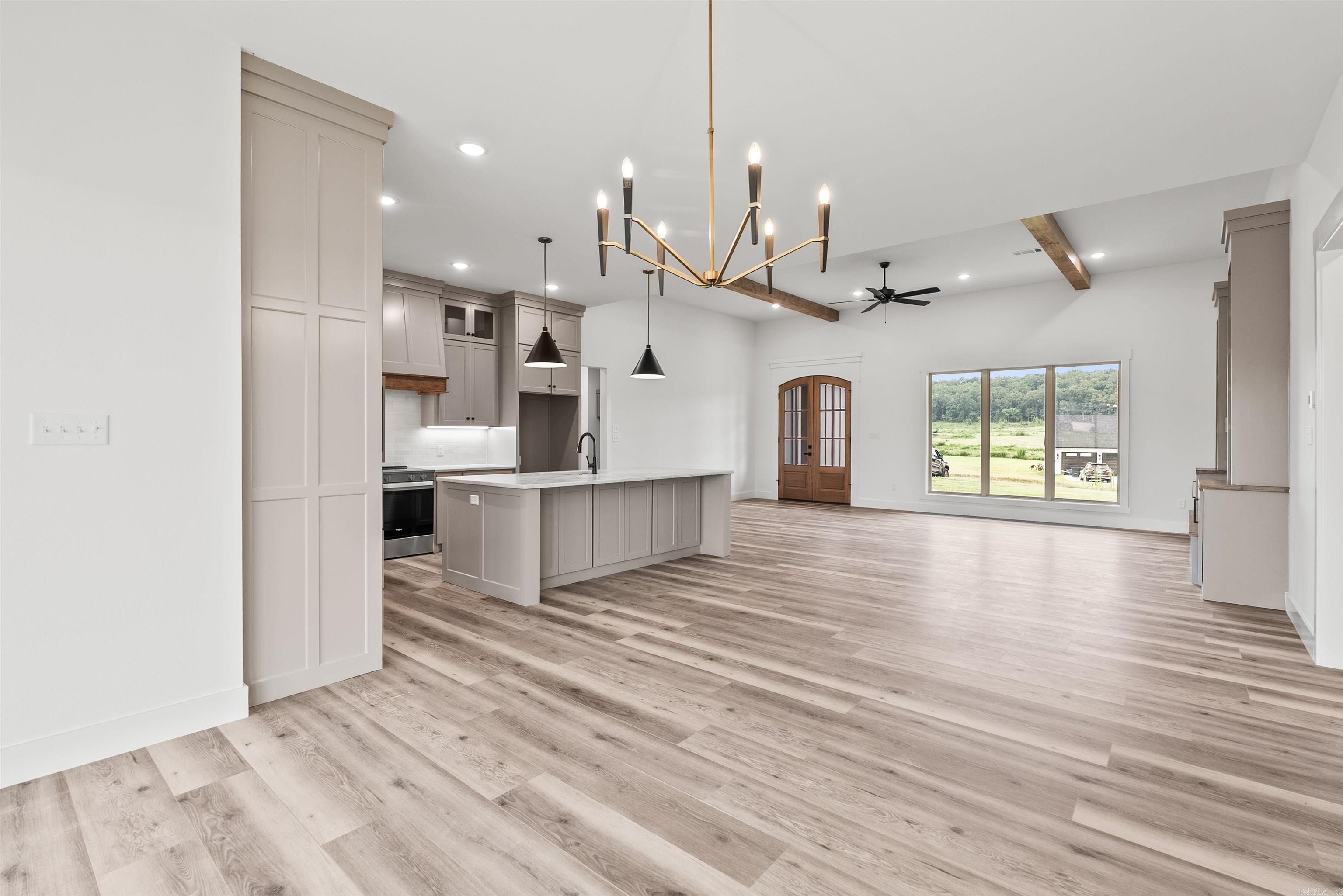 134 Republican Loop Property Photo 13