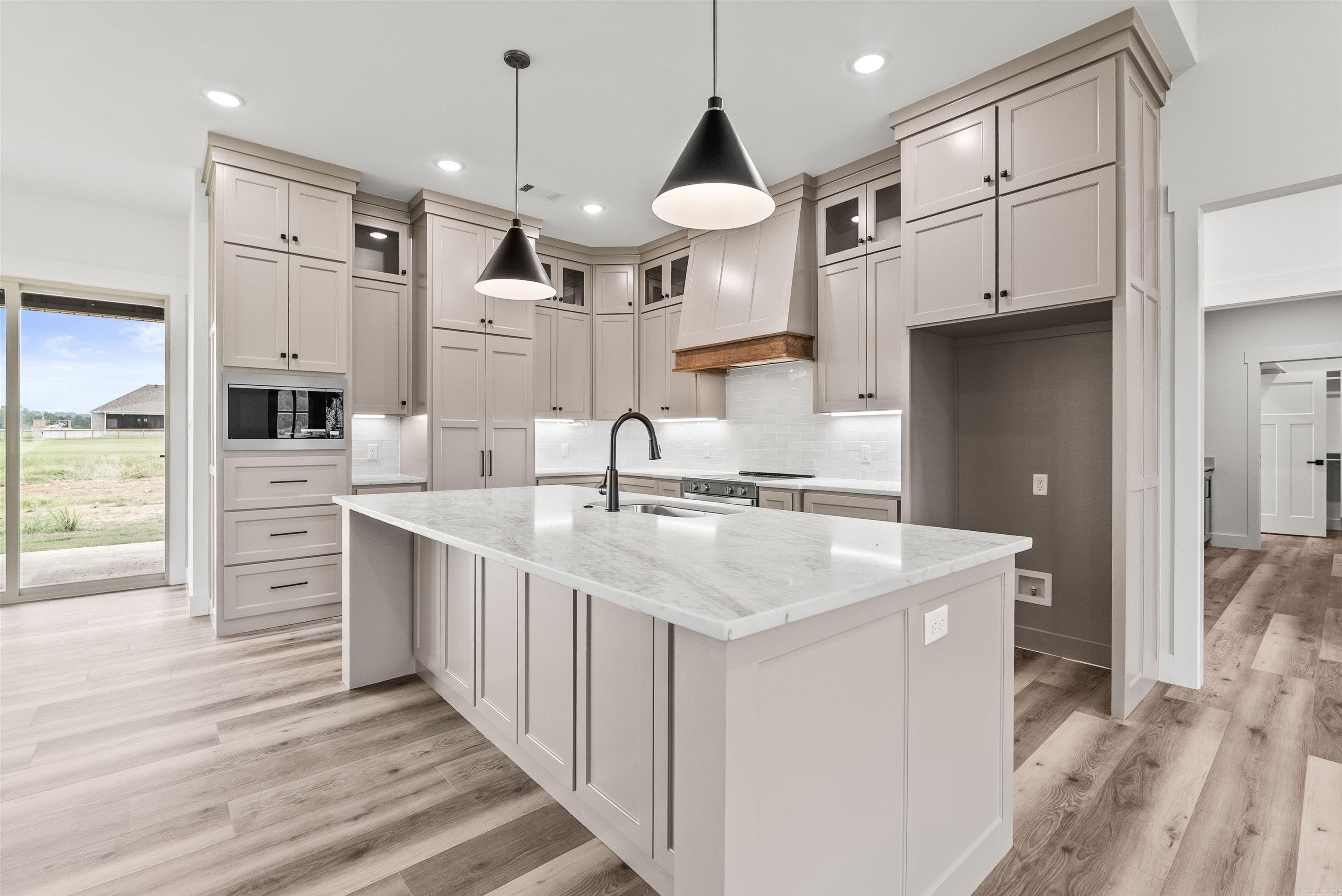 134 Republican Loop Property Photo 14