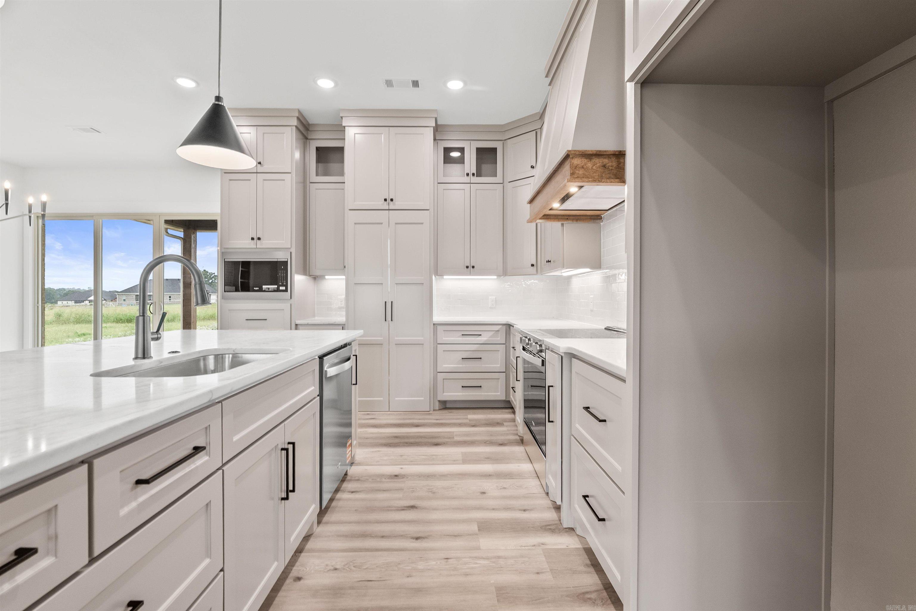 134 Republican Loop Property Photo 15