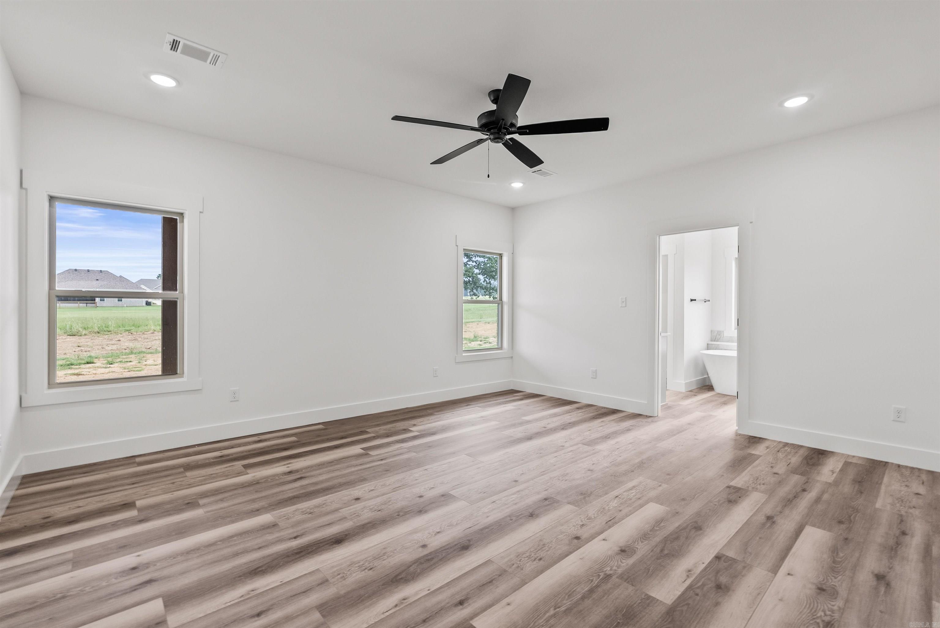 134 Republican Loop Property Photo 21