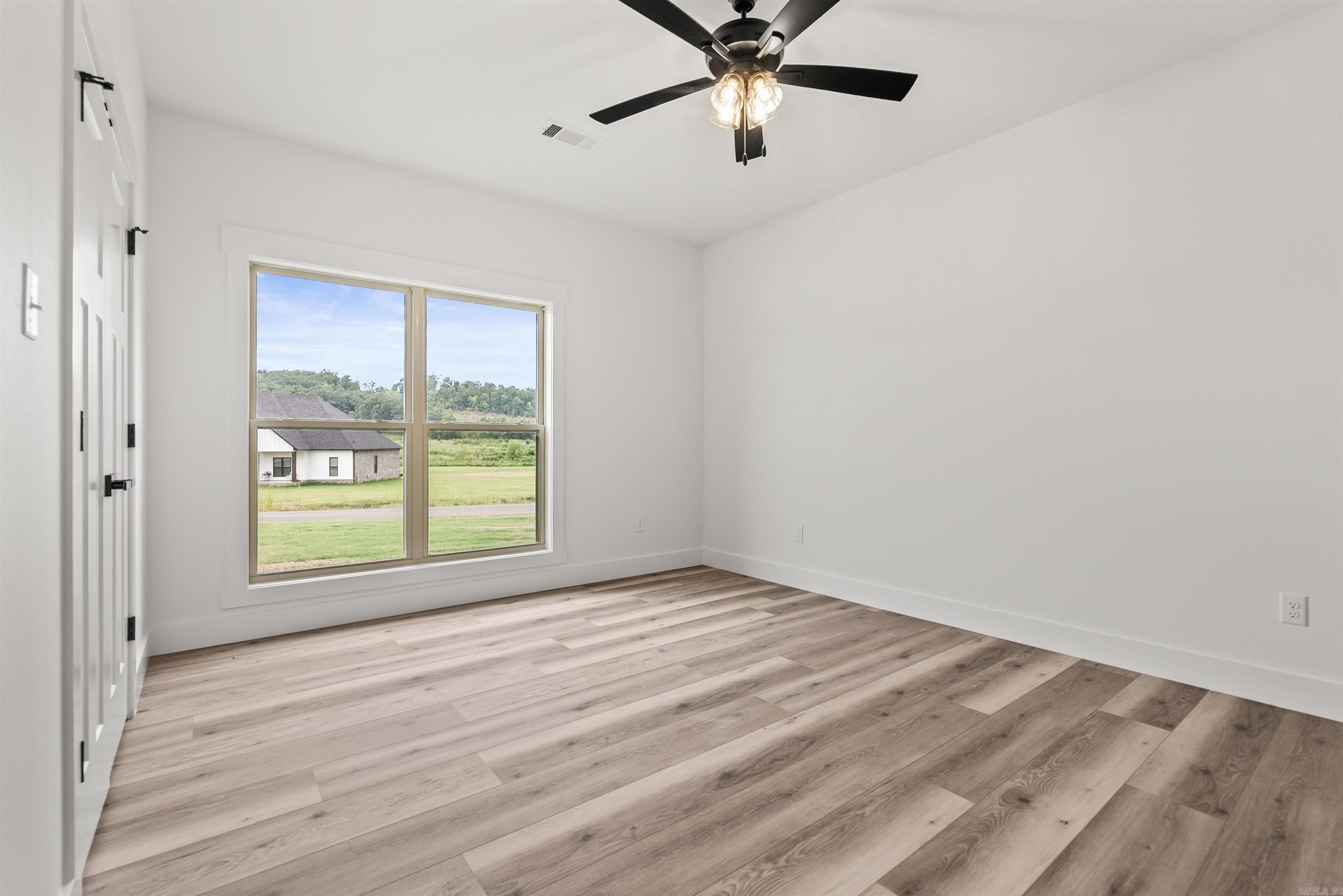 134 Republican Loop Property Photo 29