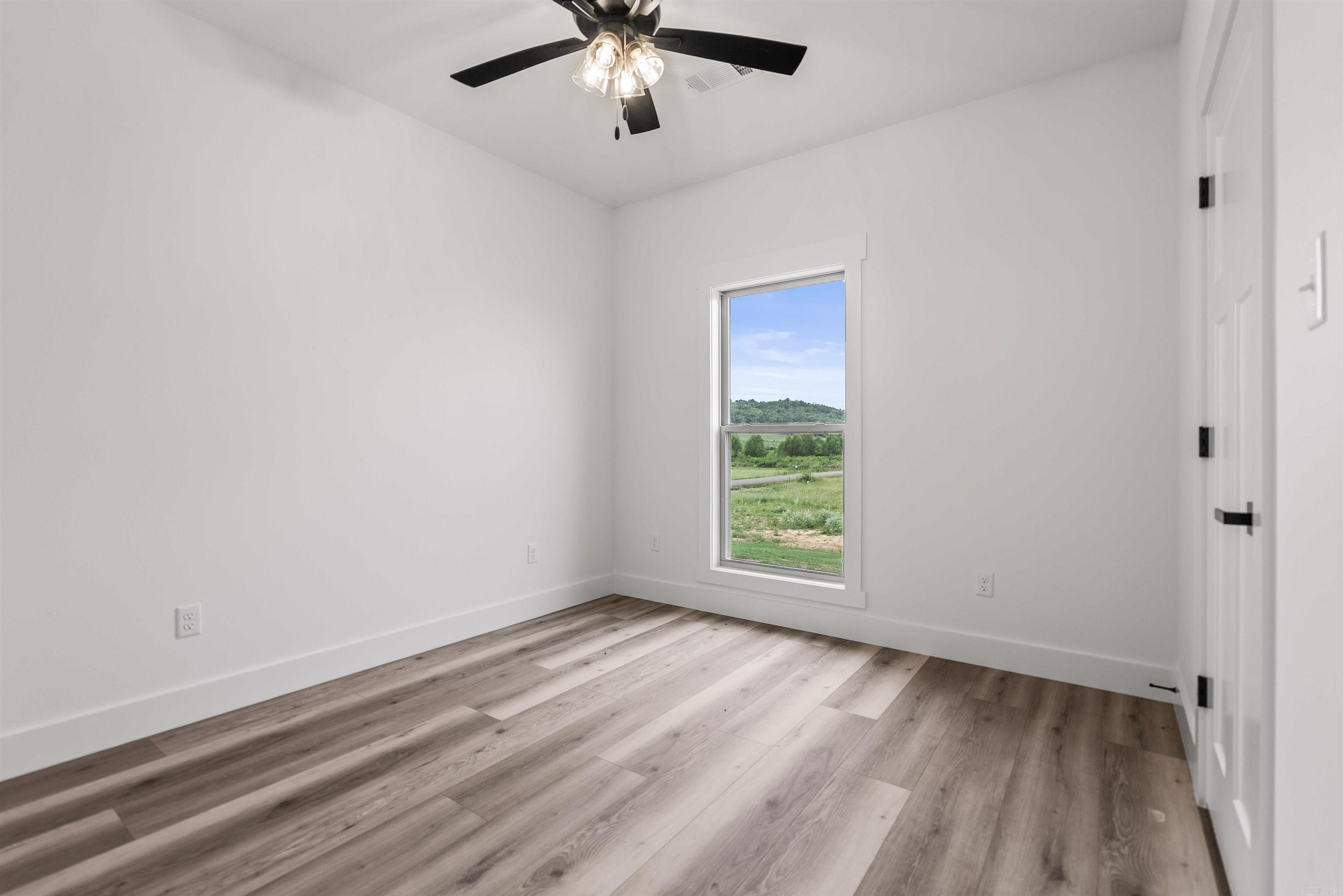 134 Republican Loop Property Photo 31
