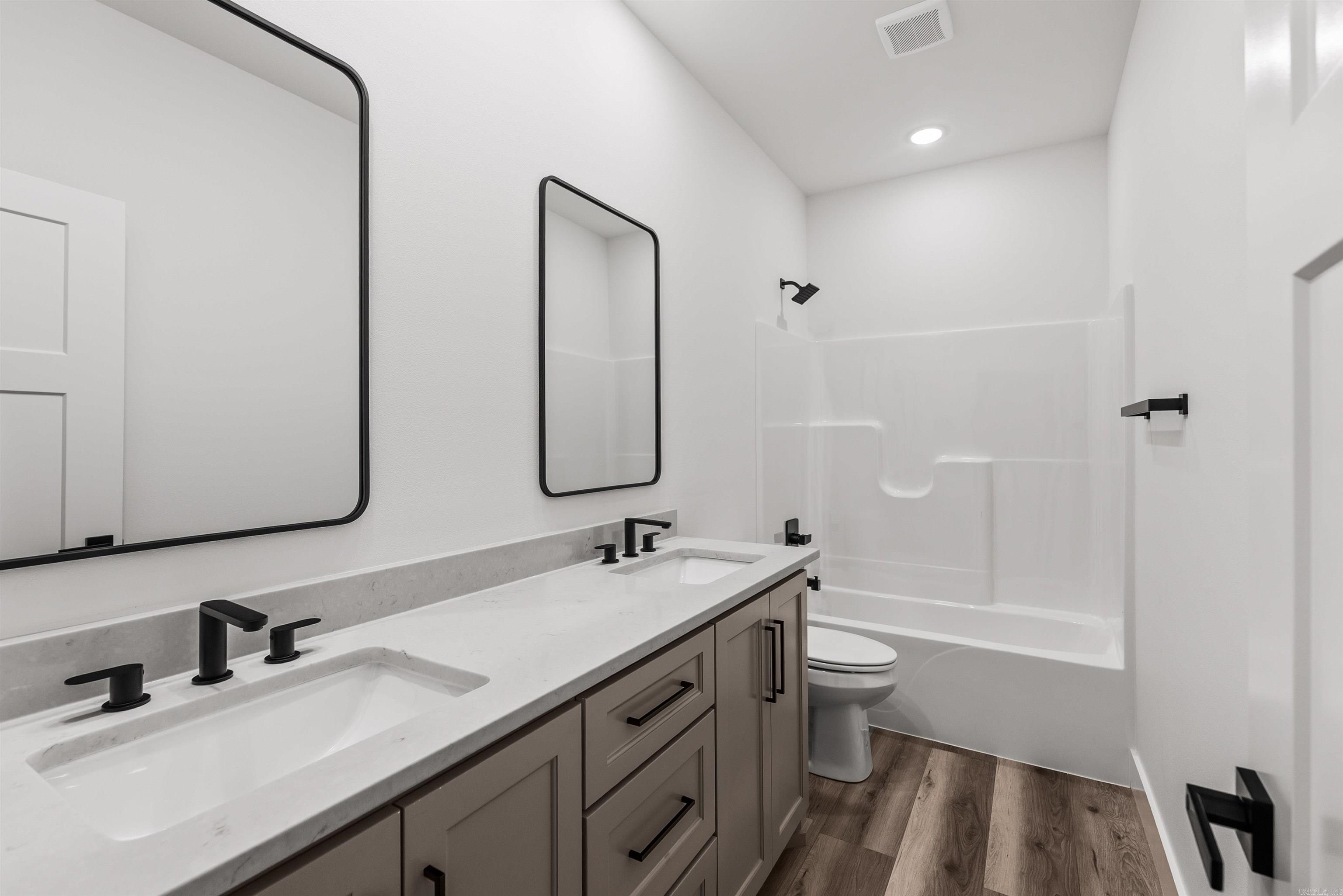 134 Republican Loop Property Photo 33