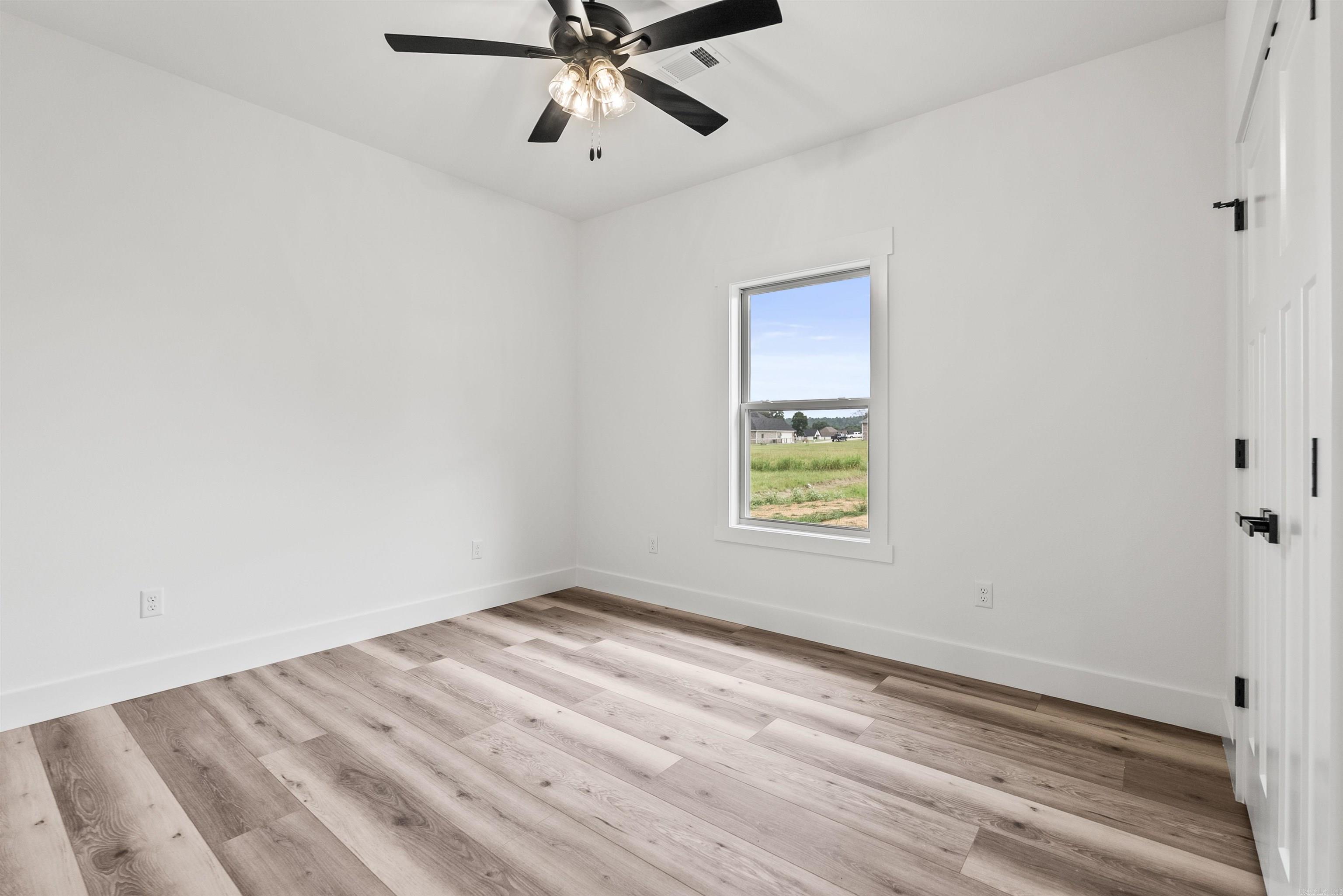 134 Republican Loop Property Photo 34