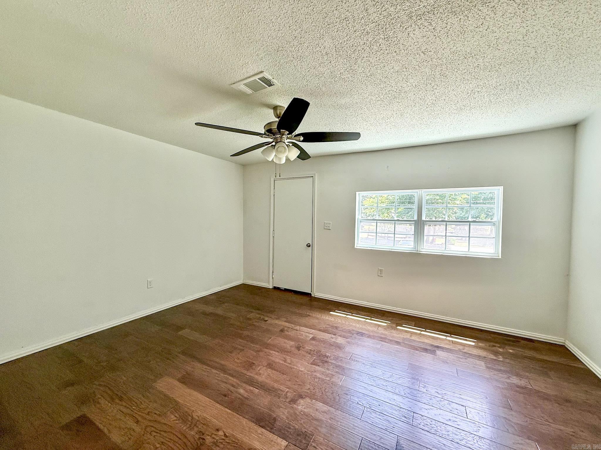 1423 1/2 S East St Property Photo 5